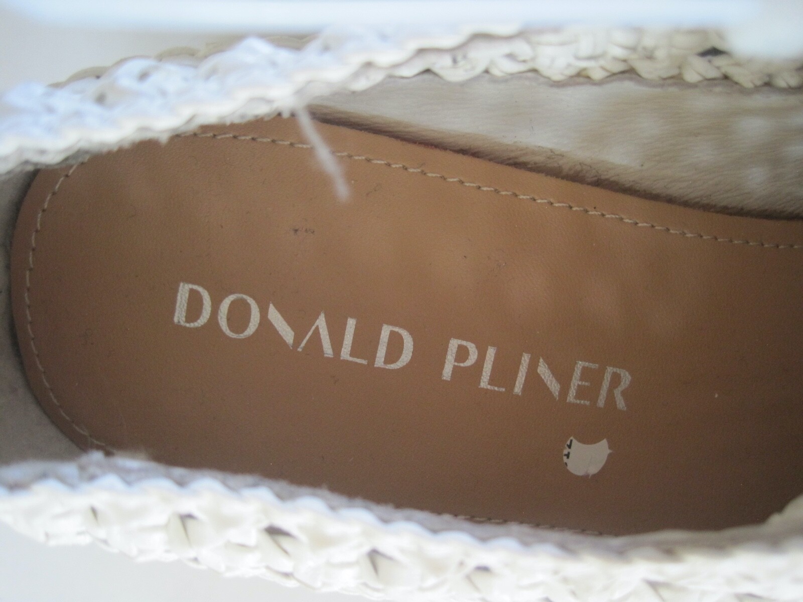Donald PLINER Lillo Bone Oxford Woven White Tie Shoe Size 6.5 NWOT