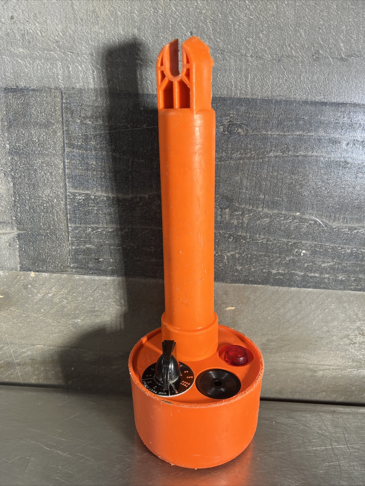 SALISBURY Audio Visual AC VOLTAGE DETECTOR. Our #11