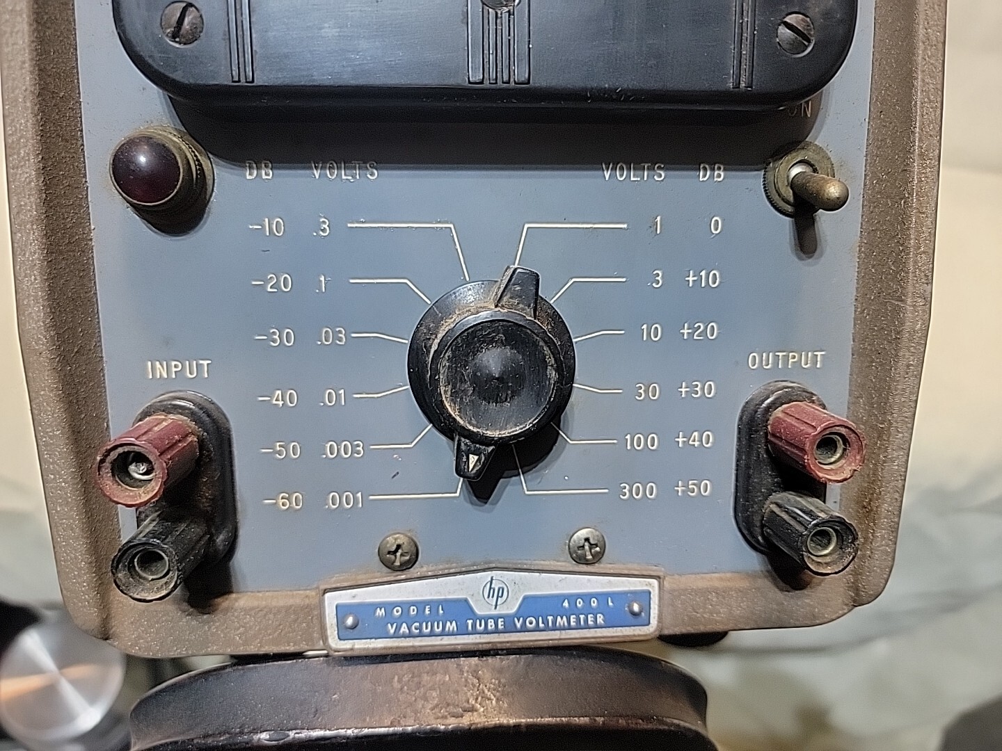 HP 400L Vacuum Tube Voltmeter Powers Up