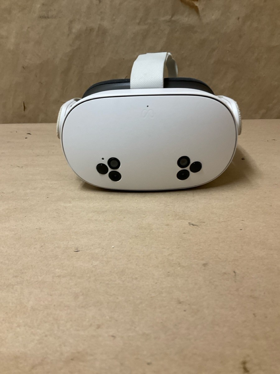 USED META VR HEADSET QUEST 3S (G29021672)