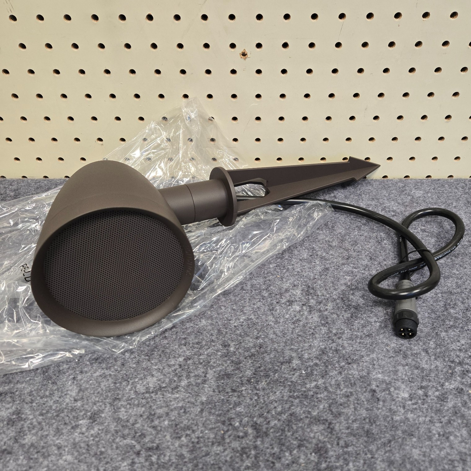 Sonance Satellite Speaker(Gray Plug) for MAG6.1 Outdoor Audio System(Each) v2