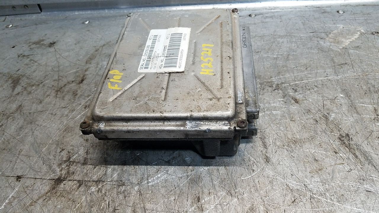 ECM Electronic Control Module ID 12576106 Fits 2003 SILVERADO 1280747