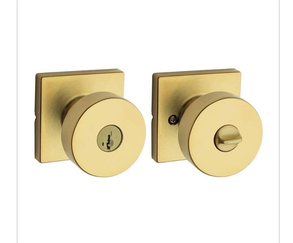 LOT OF 2 Kwikset Pismo Keyed Entry Door Knob w/SmartKey Security Satin Brass