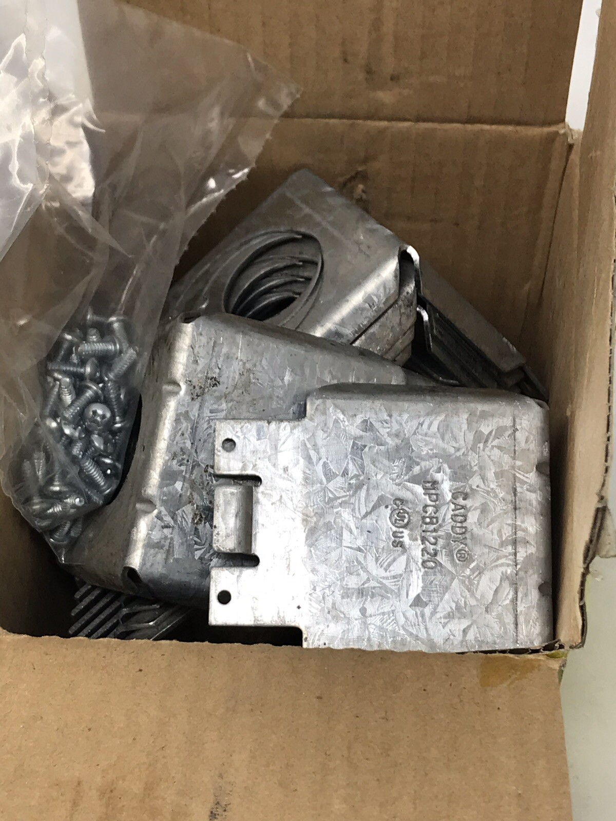 Quantity : 25 CADDY Box Eliminator Conduit Support (MPCB1220)