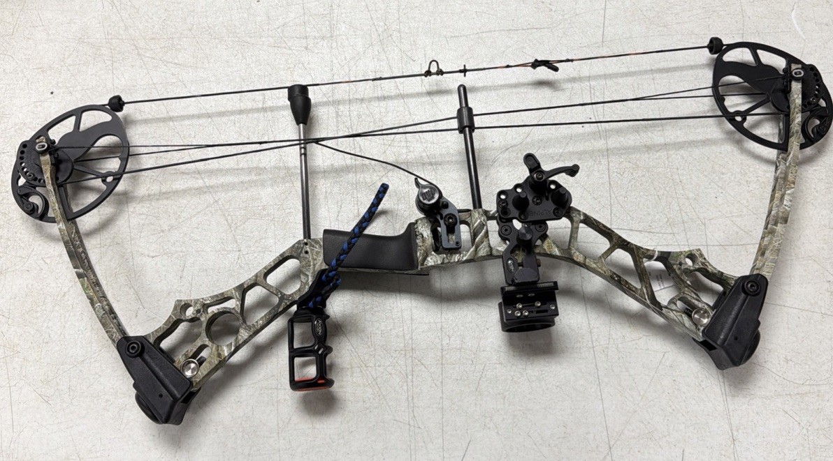 Bowtech Carbon Zion DLX  - RH 70# - Black