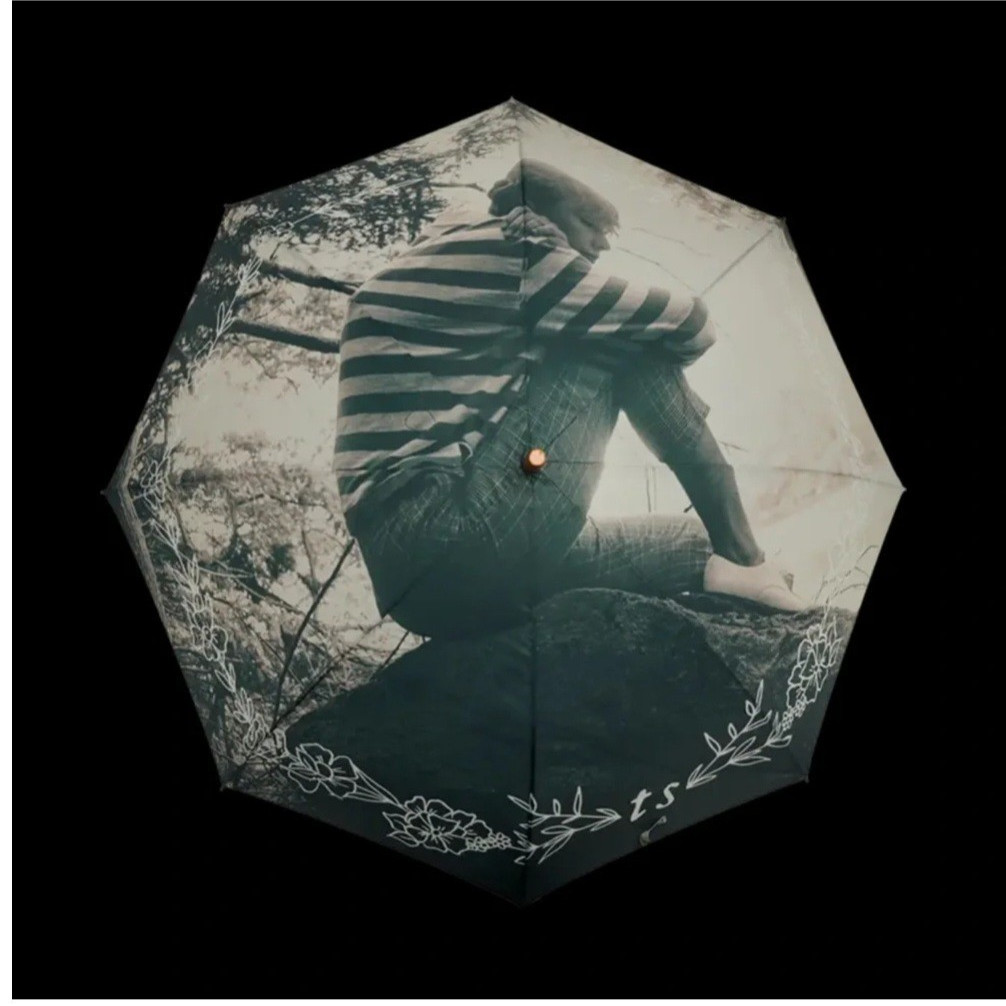 Taylor Swift "Please Picture Me" Umbrella Folklore Holiday Collection - RARE
