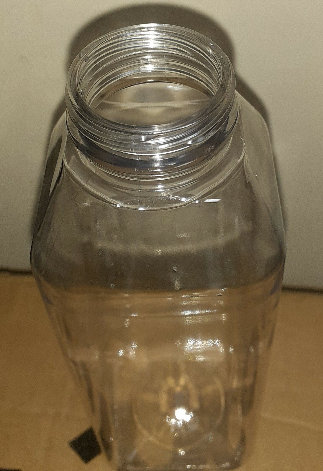 (30) 16 oz. Clear Plastic Juice Bottles with White Caps 👑