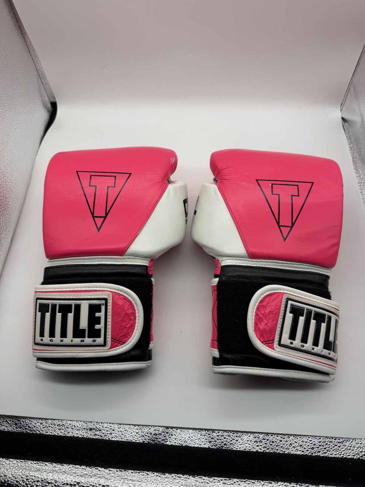 TITLE Boxing Gel World Bag Boxing Gloves Genuine Leather Size Medium Pink