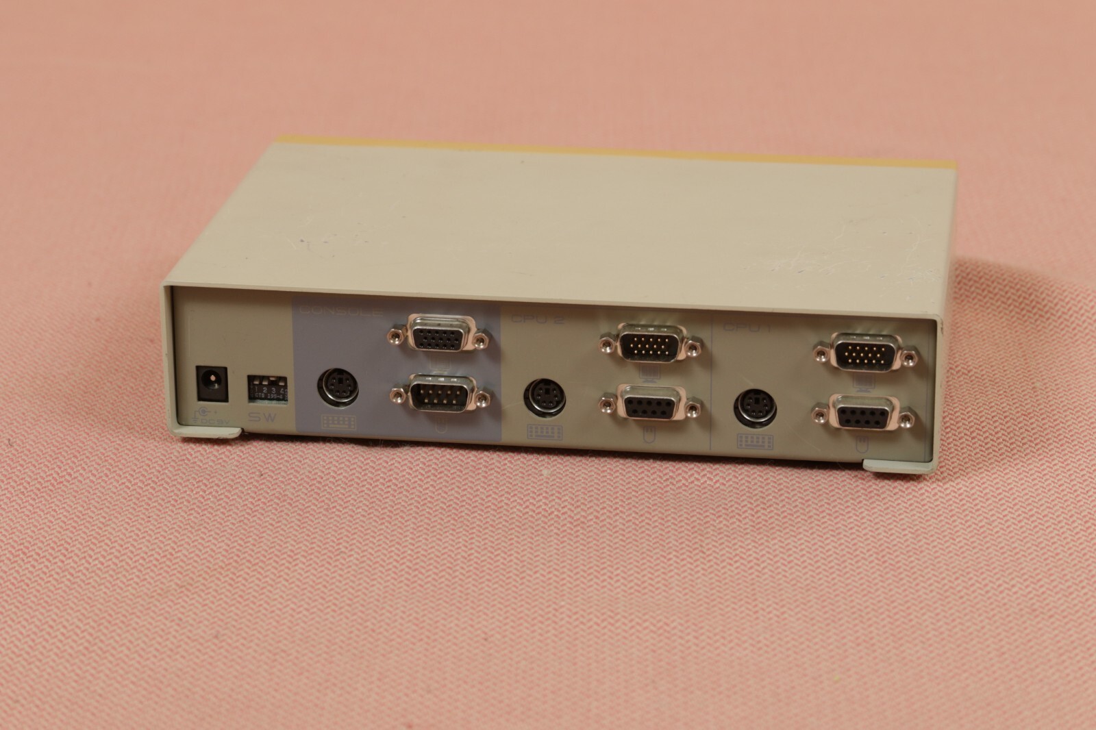 MASTER VIEW CPU SWITCH CS-122 2 PORTS DESKTOP VGA SERIAL PS2