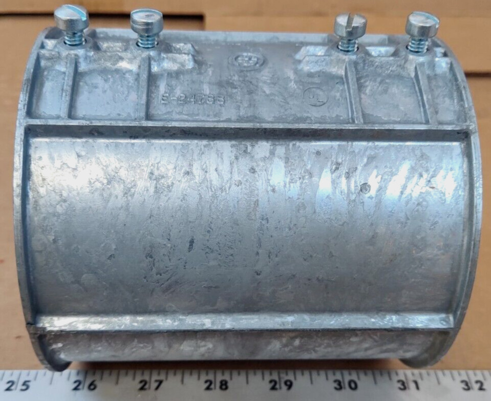 Sepco E.M.T Couplings Screw Type Concrete Tight 4" Size P/N 1115F