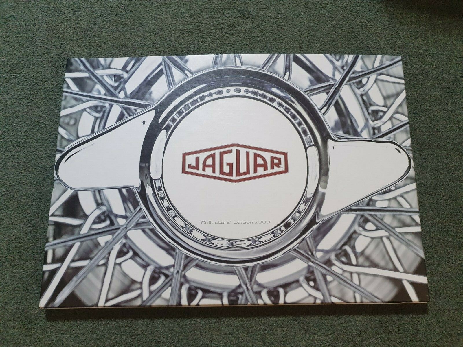 Jaguar car  Collectors Edition 2009 Calendar racing cars Very Rare Photography