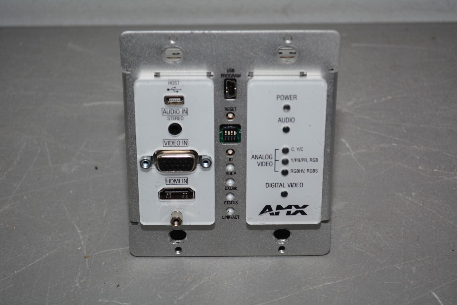 ^ AMX FG1010-325-WH White Multi DXLink Wallplate Transmitter #X1808