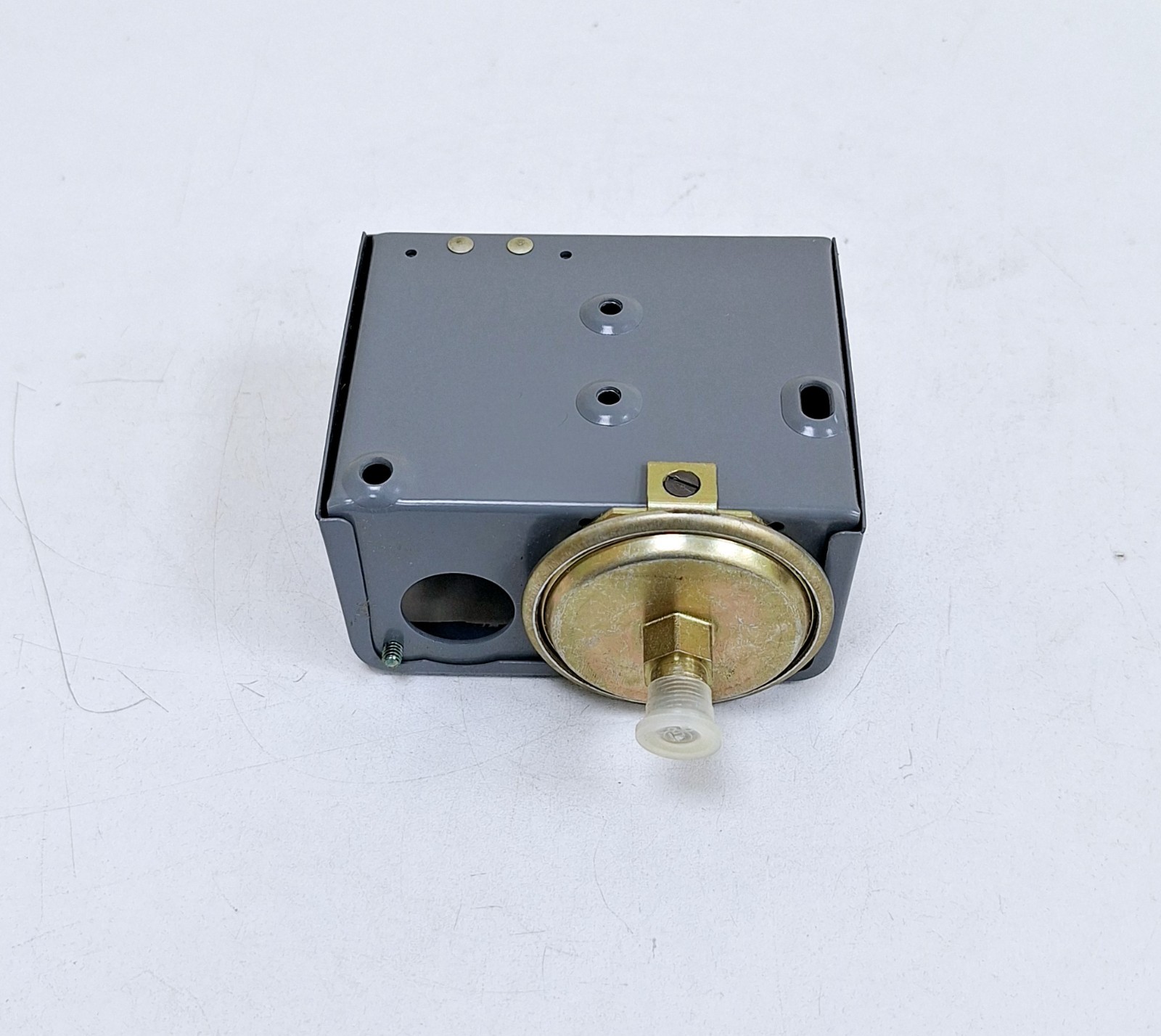 MCC Powers 134-1451 Pressure Electric Switch 3-30PSI