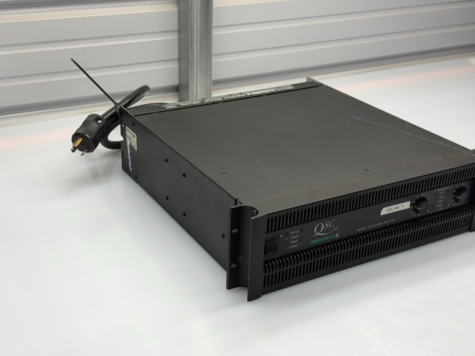 QSC PowerLight 6.0 II 2-channel Power Amplifier 6000 watt