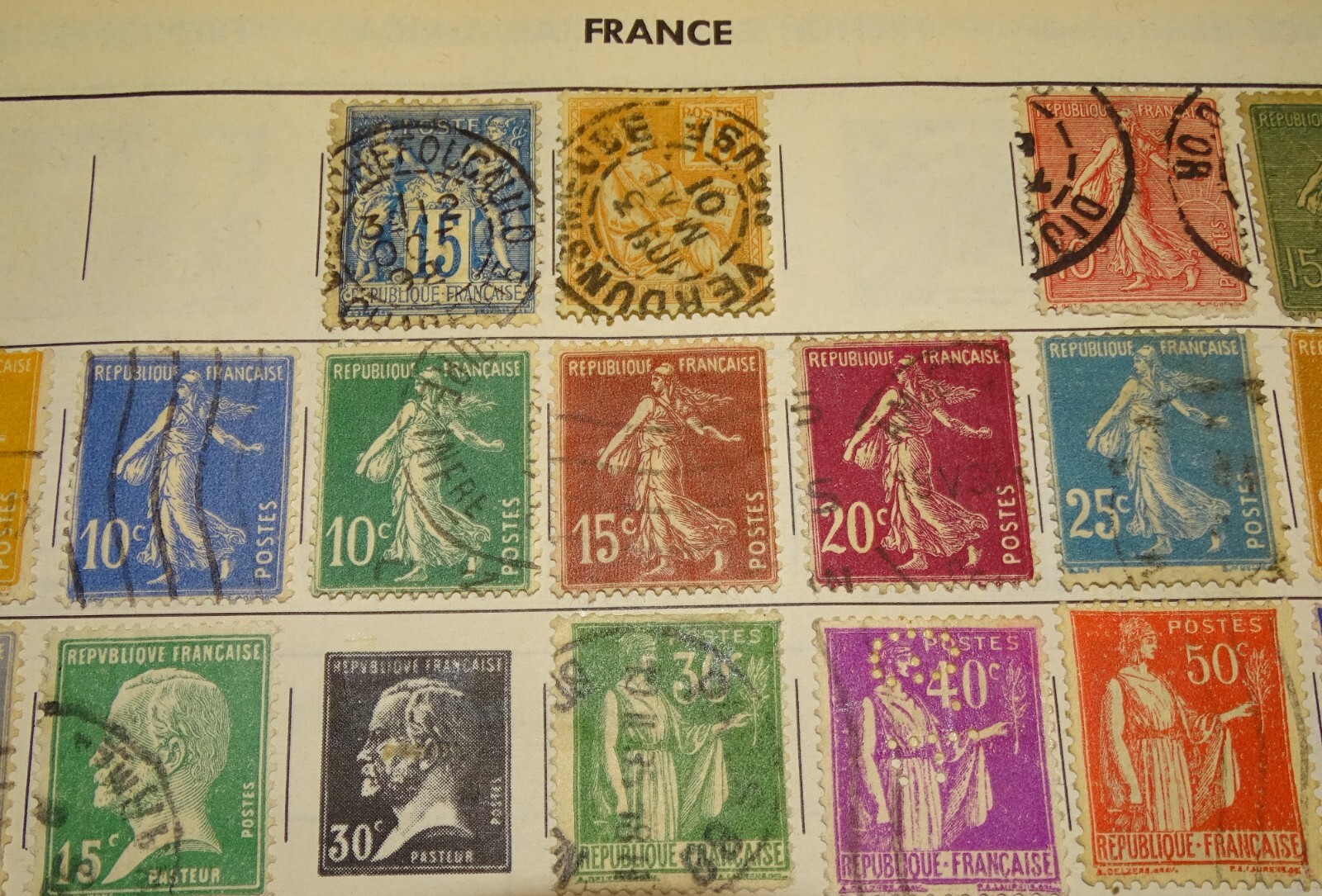 1960 Harris Stamp Album from an estate sale as found (1400 stamps)