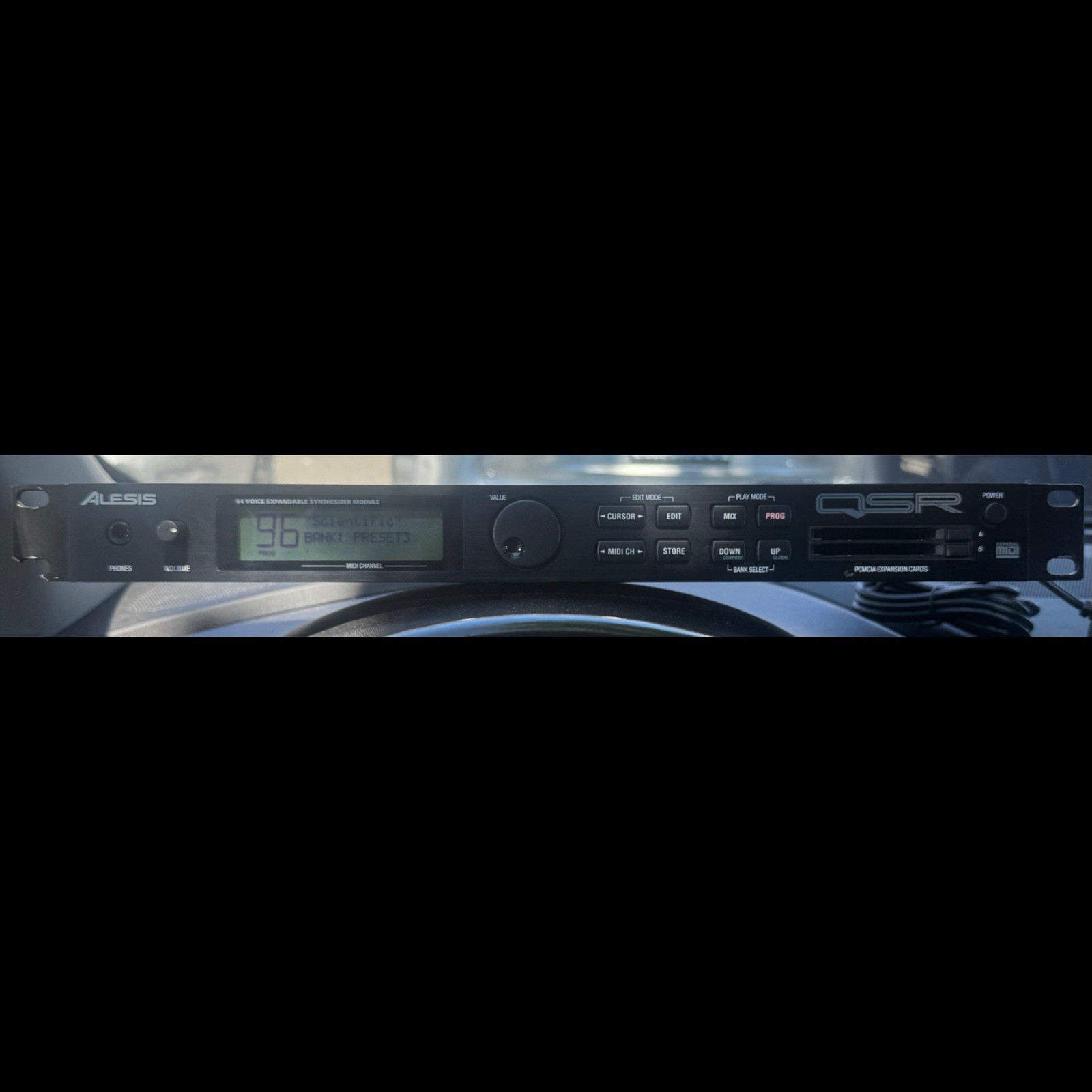 Alesis QSR Rackmount Synth Module w/ Power Adapter