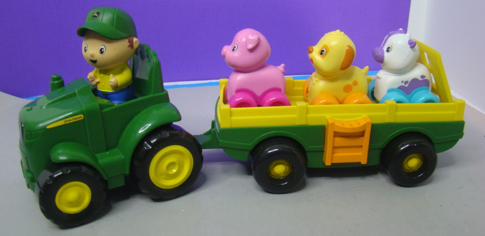 John Deere Animal Sounds Hayride Wagon Pig cow dog push cars green toy