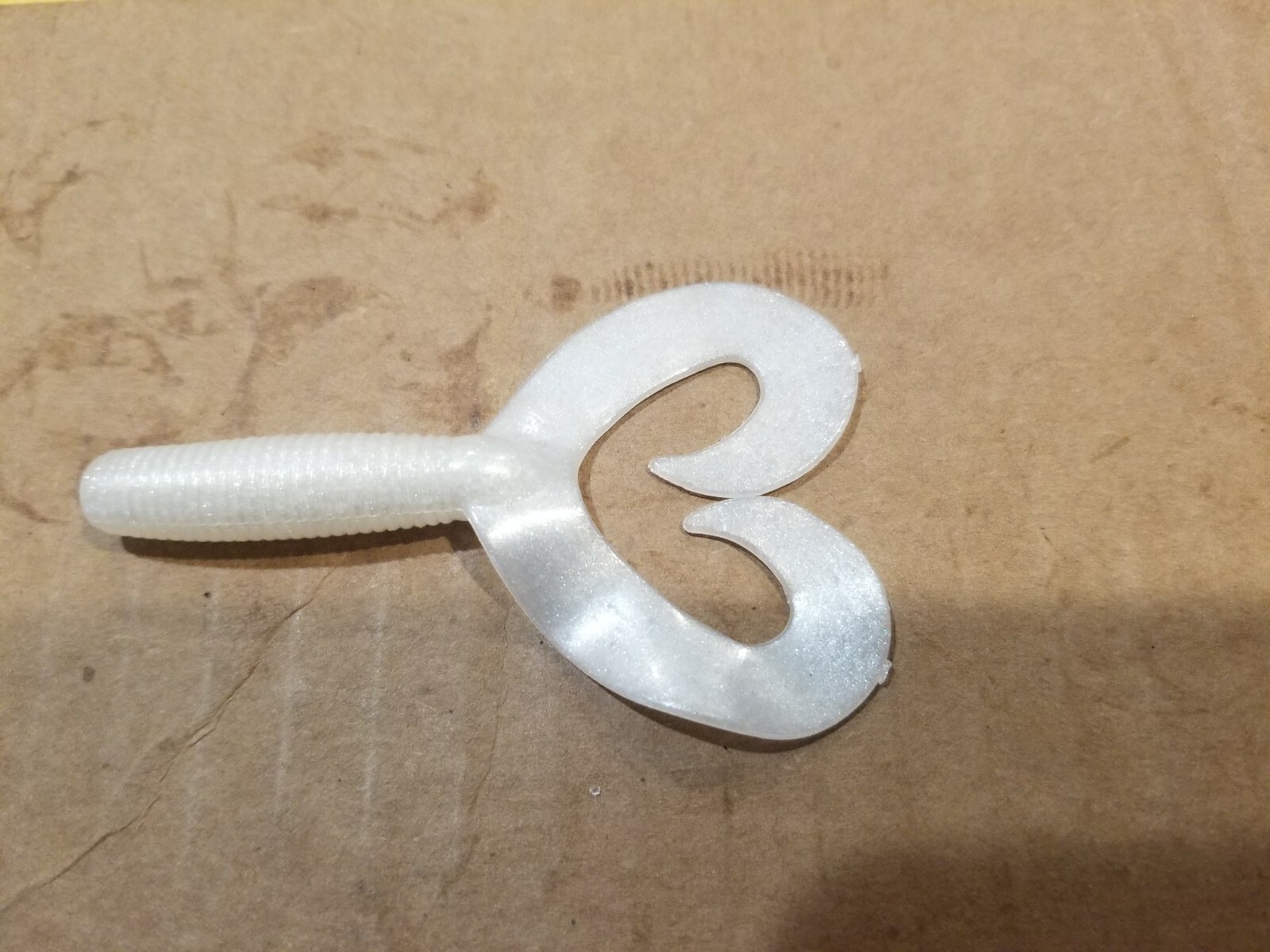 TWIN GRUB TAILS