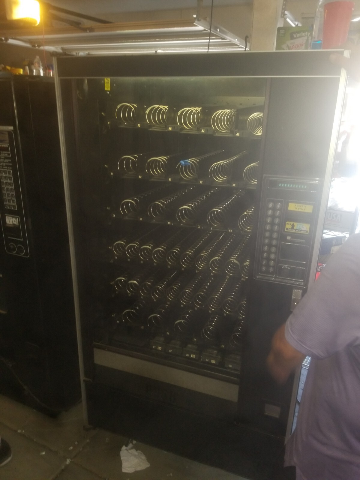 Automatic Products AP113 Snack Vending Machine
