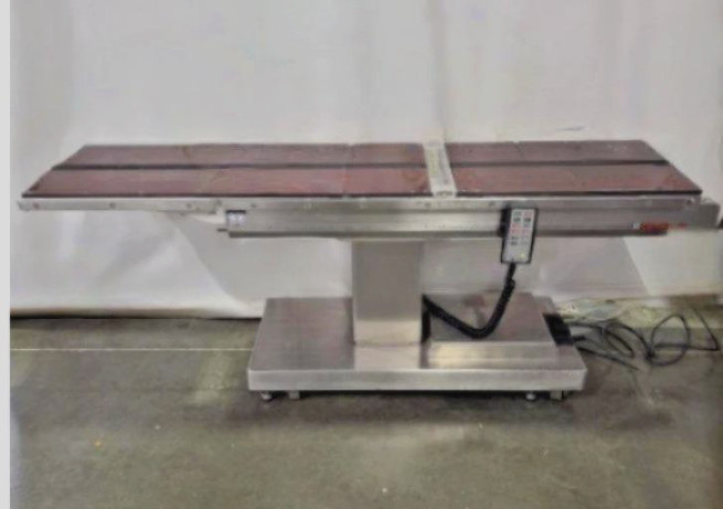 Skytron 3100 Elite Surgical Table W/ Controller Plus Warranty