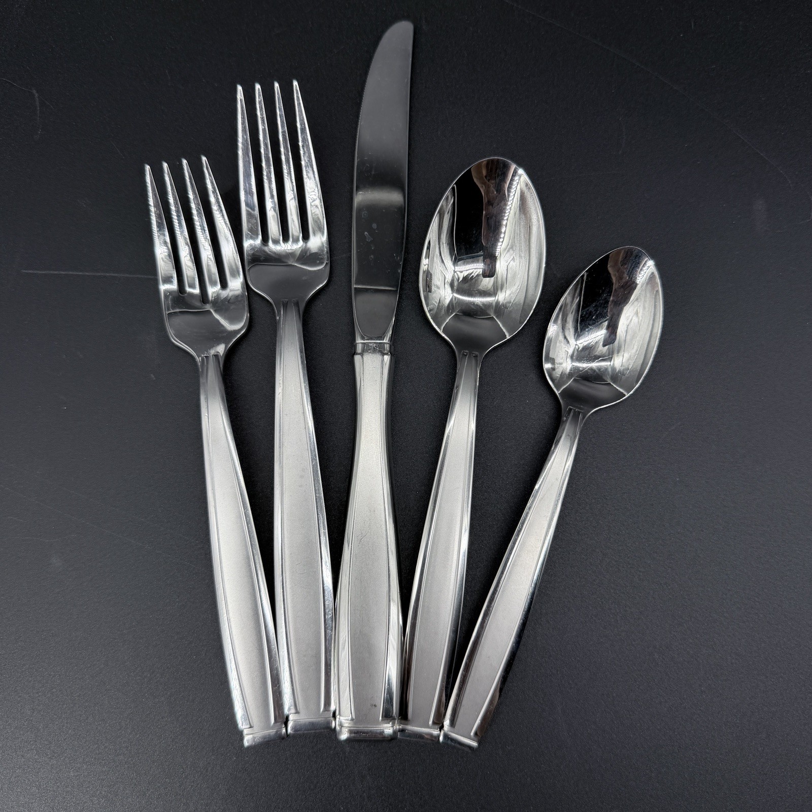 Oneida Satin Shasta Piloti 5pc Place Setting Stainless