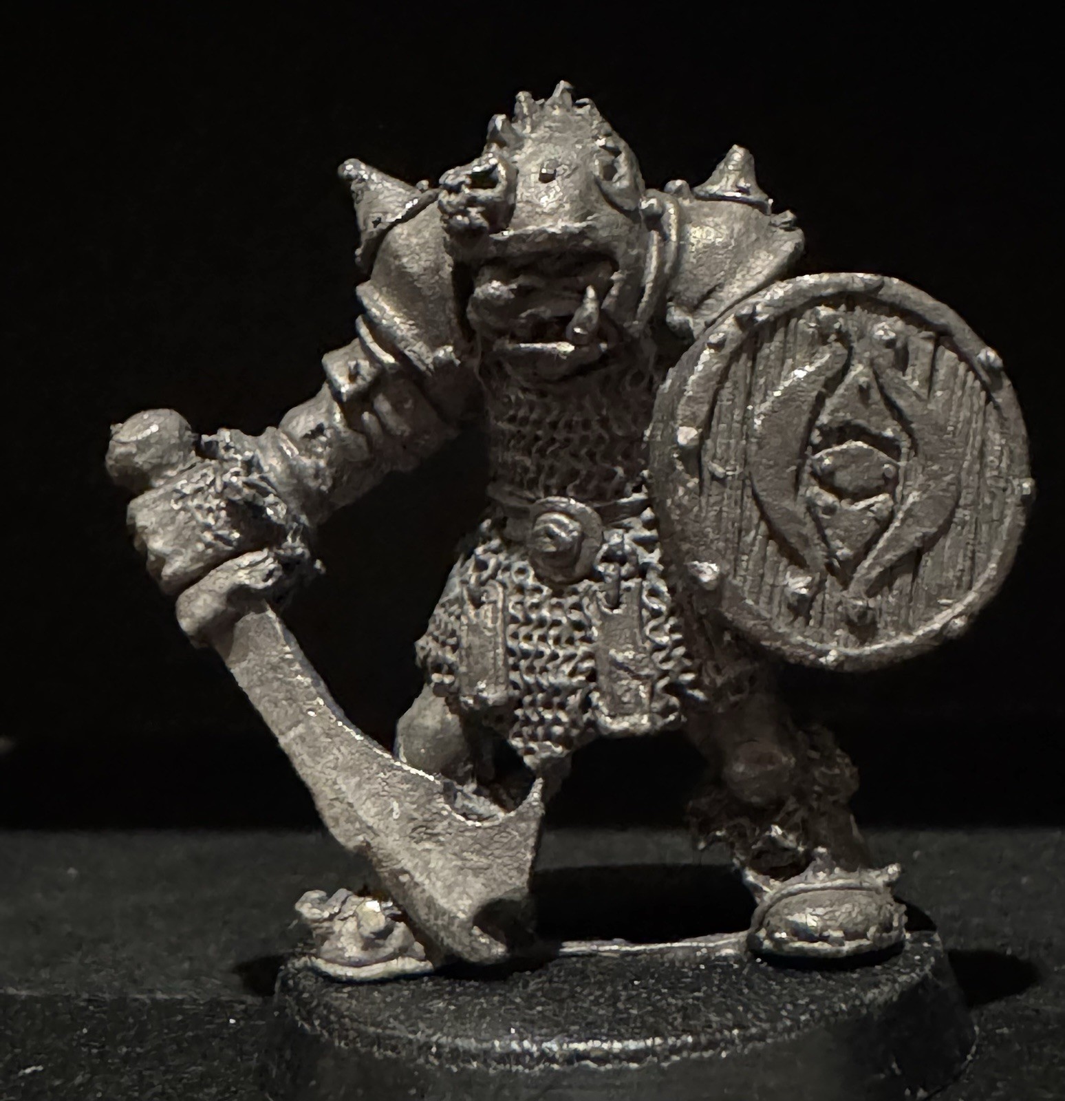 Citadel ME-44 (v1) (02) Sword & Shield Uruk-Hai Orc LoTR Vintage Fantasy Metal