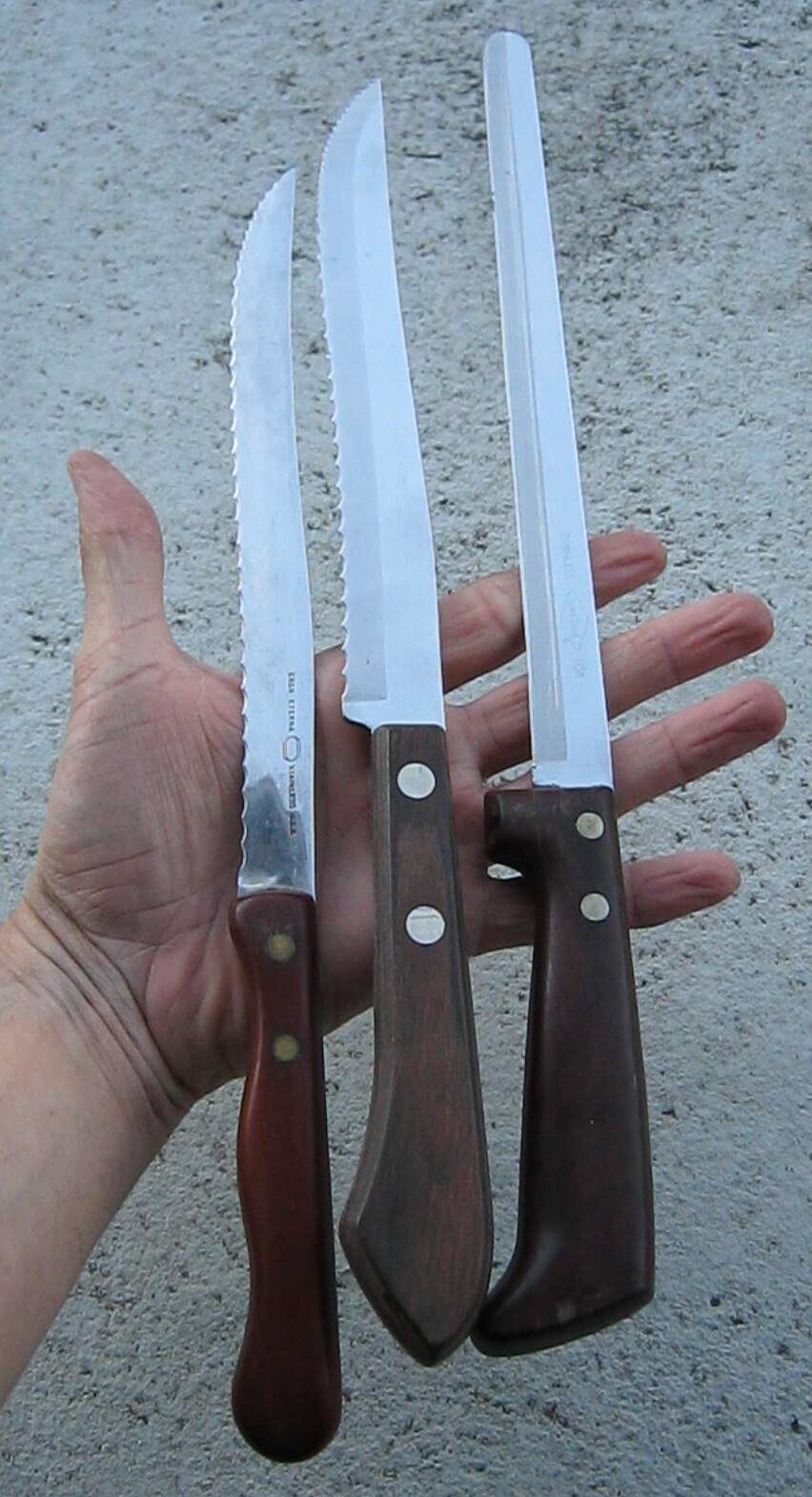 VINTAGE EKCO ETERNA, ONEIDA, & WEST BEND USA BREAD & CARVING KNIVES, LOT OF 3