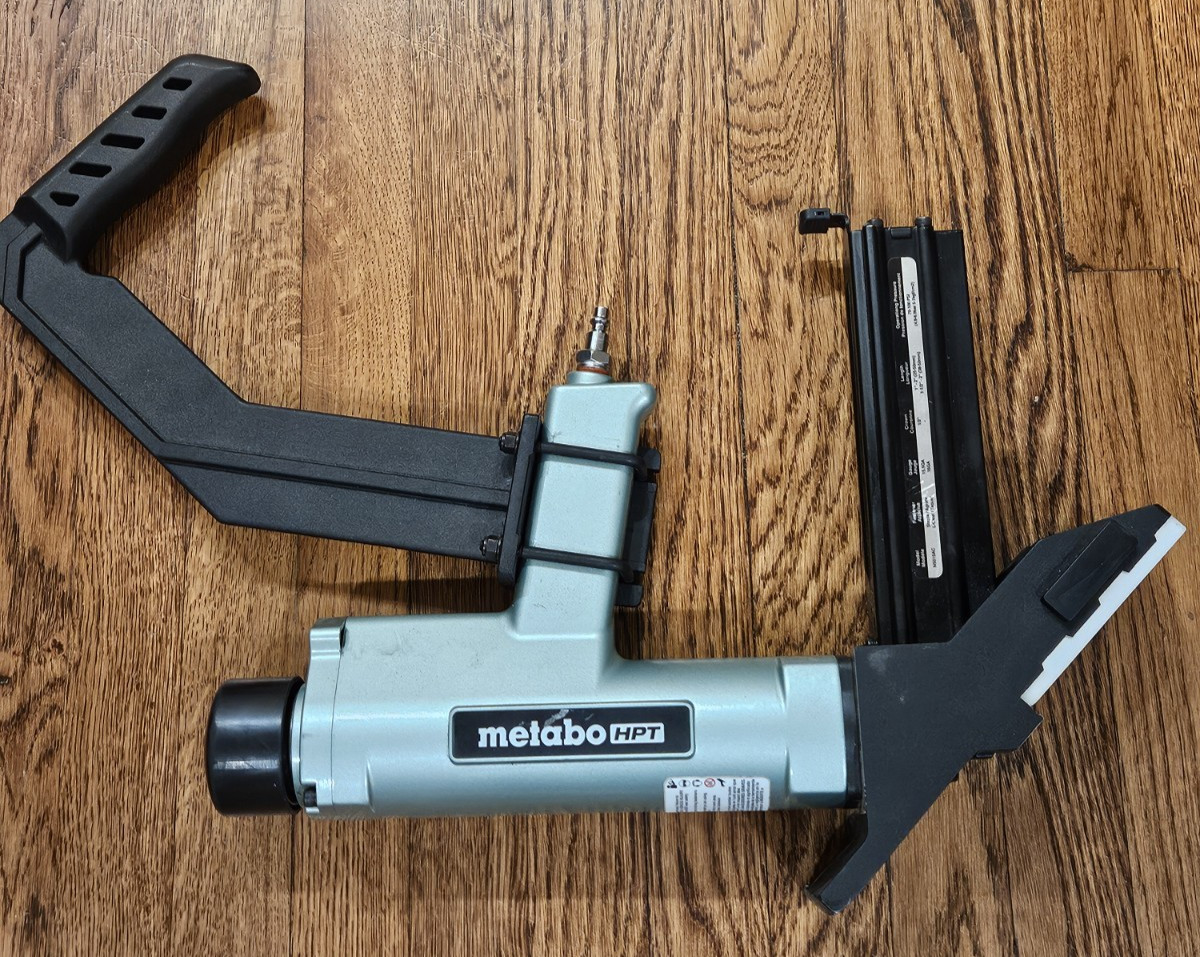 Metabo HPT 2-in-1 Pneumatic Flooring Nailer/Stapler N5010AC