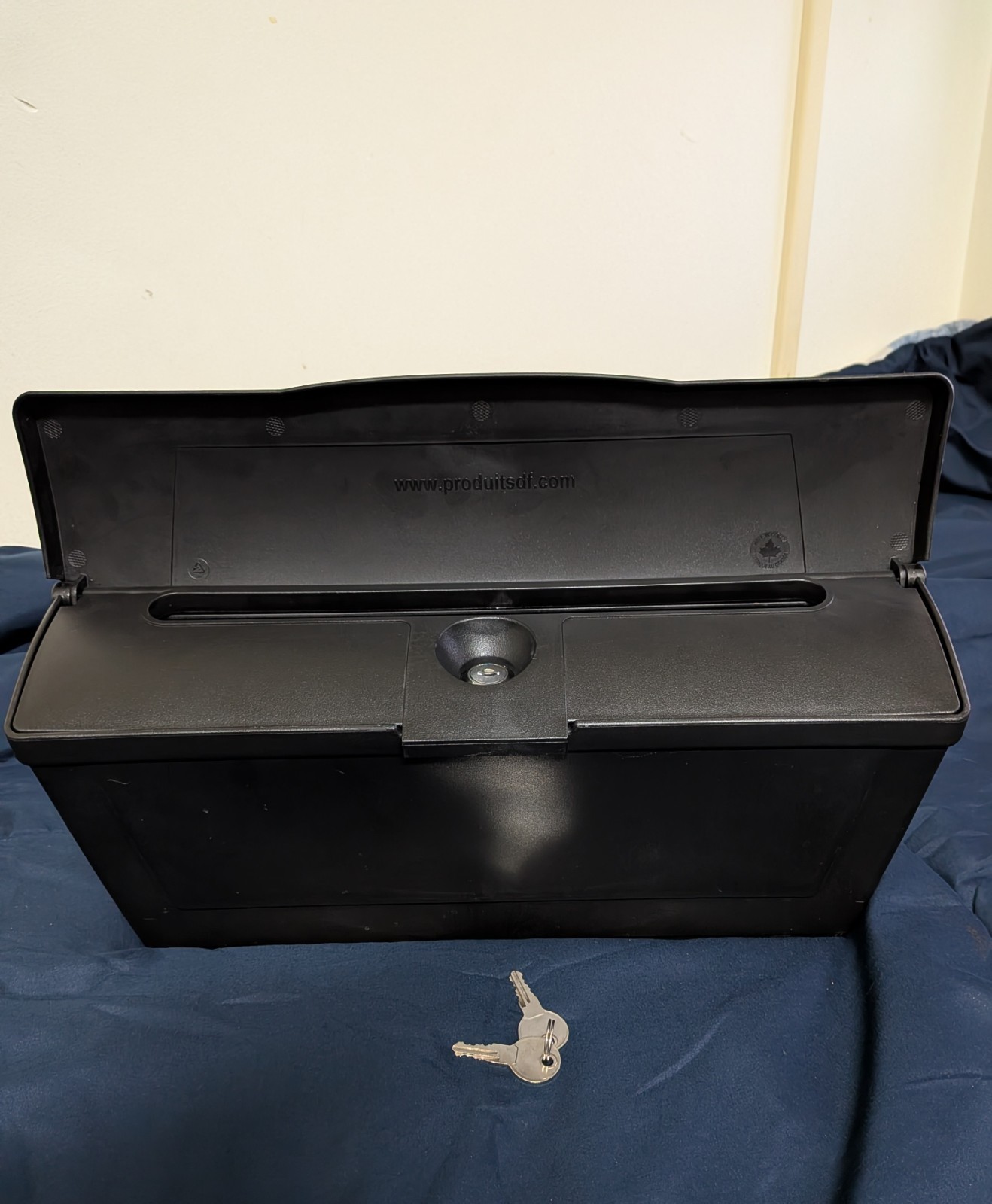 Classic Lockable Wall Mount Mailbox