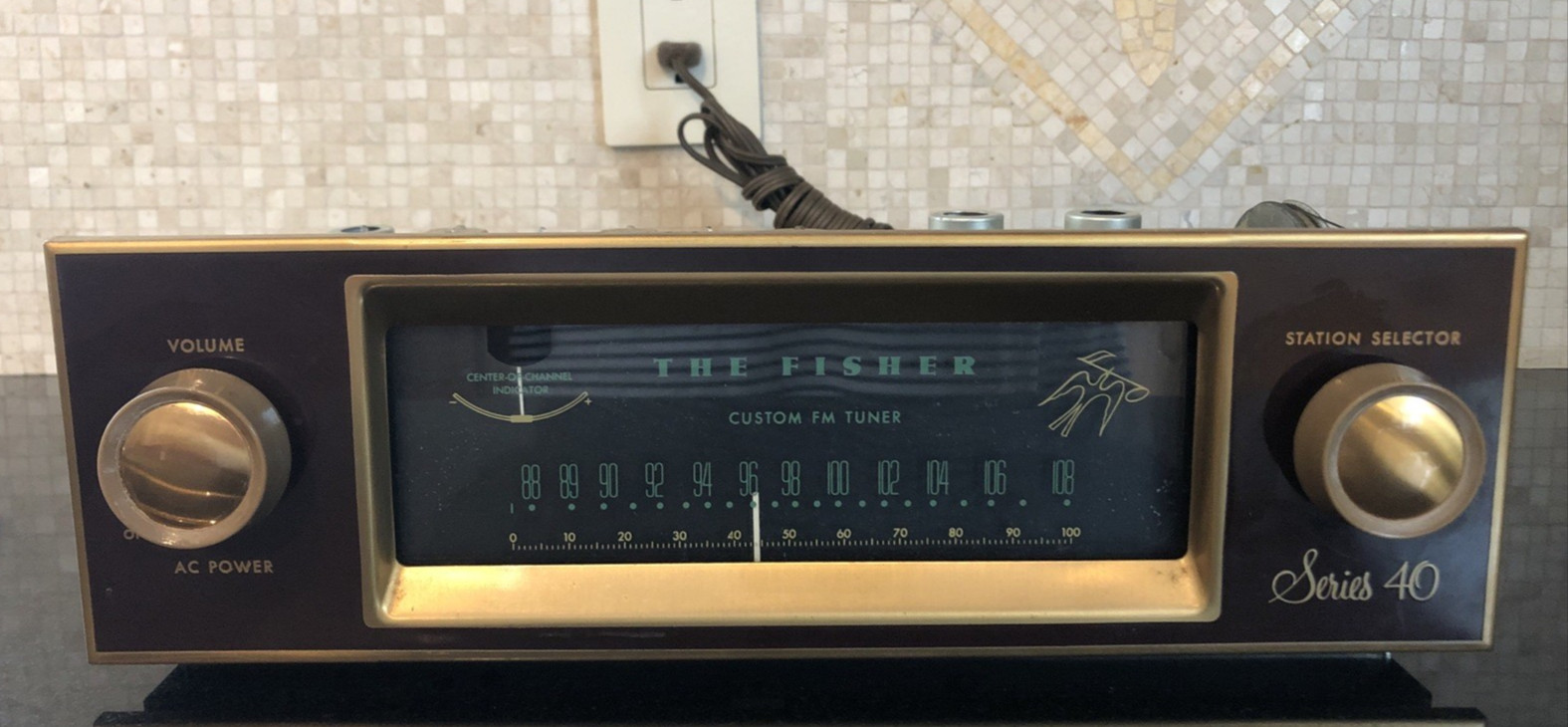 The Fisher Series 40 Tube Custom FM Tuner perfect working condition