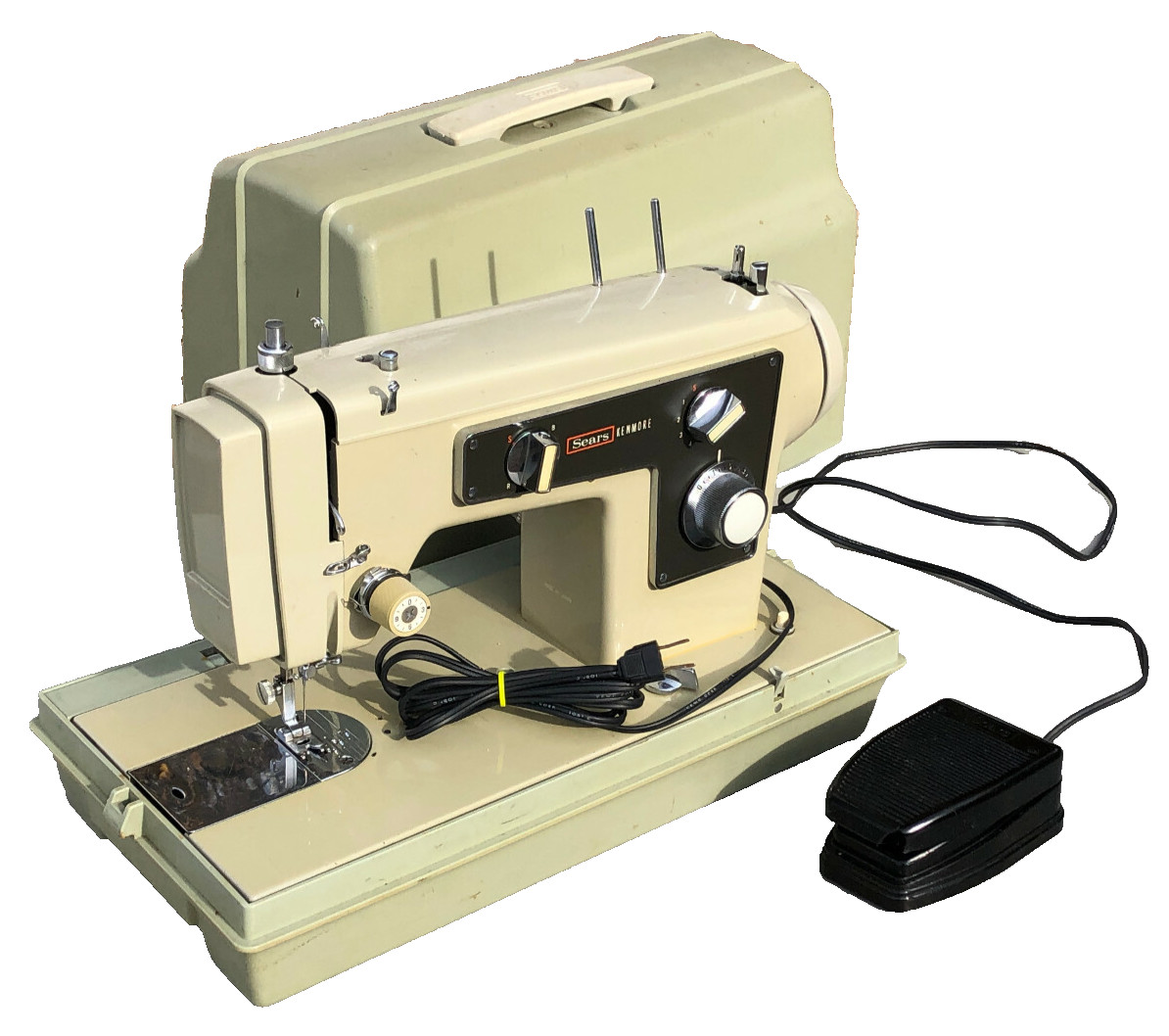 Vintage 1969-71 Sears Kenmore Sewing Machine ~ Model 158-13033 ~ Portable Case