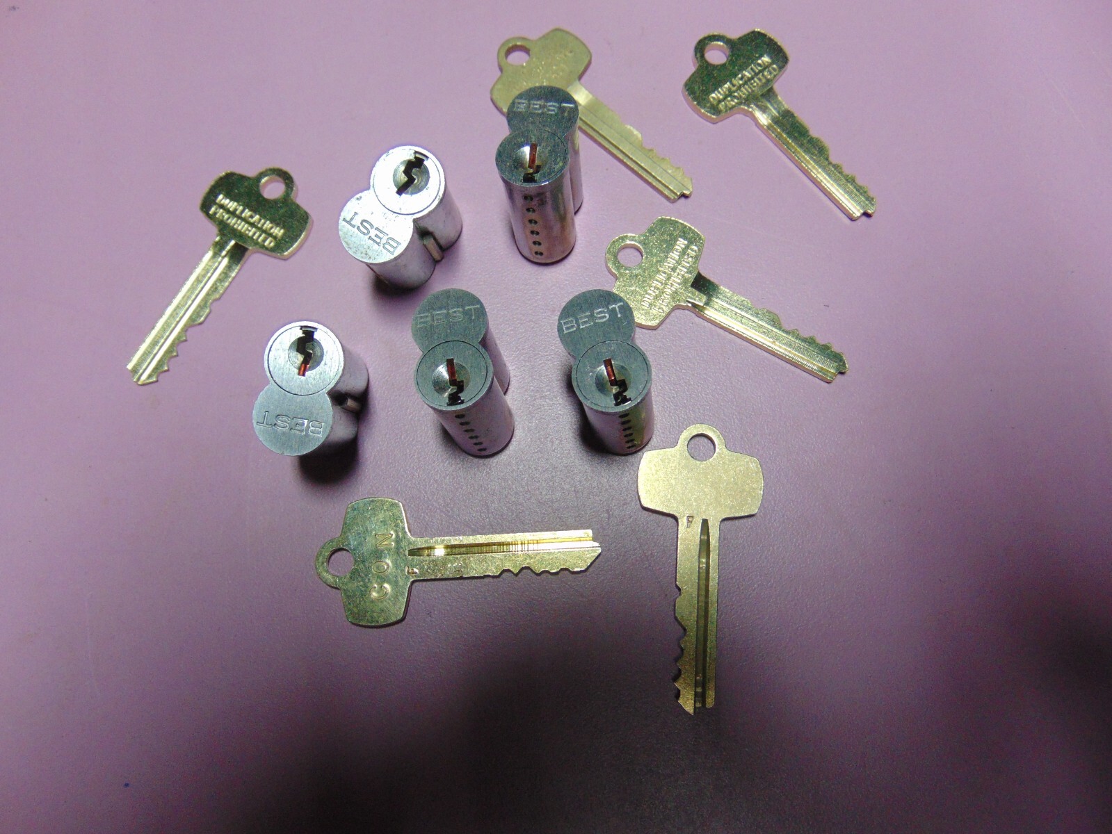 5 - BEST   F   CORES  6 PIN WITH 1 CORE KEY AND 5 KEYS      LOCKSMITH