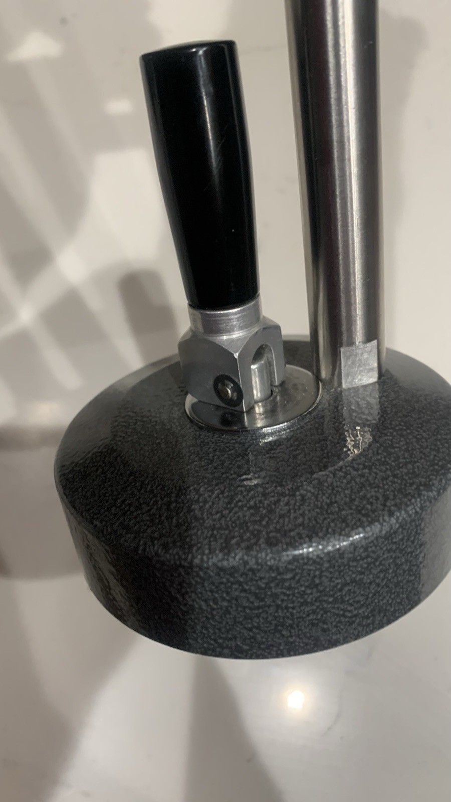 Mitutoyo 21" vacuum suction indicator stand