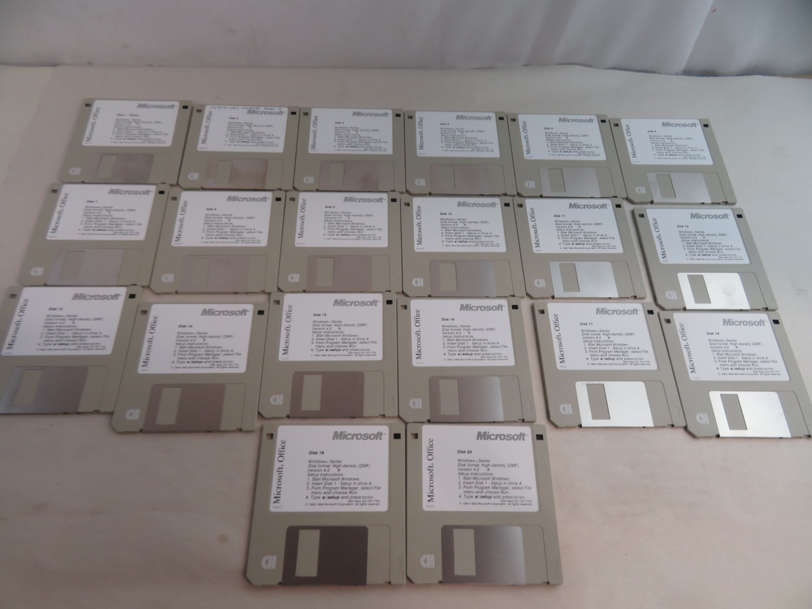 Microsoft Office Version 4.2 Floppy Disks 3.5"  1994  20 discs