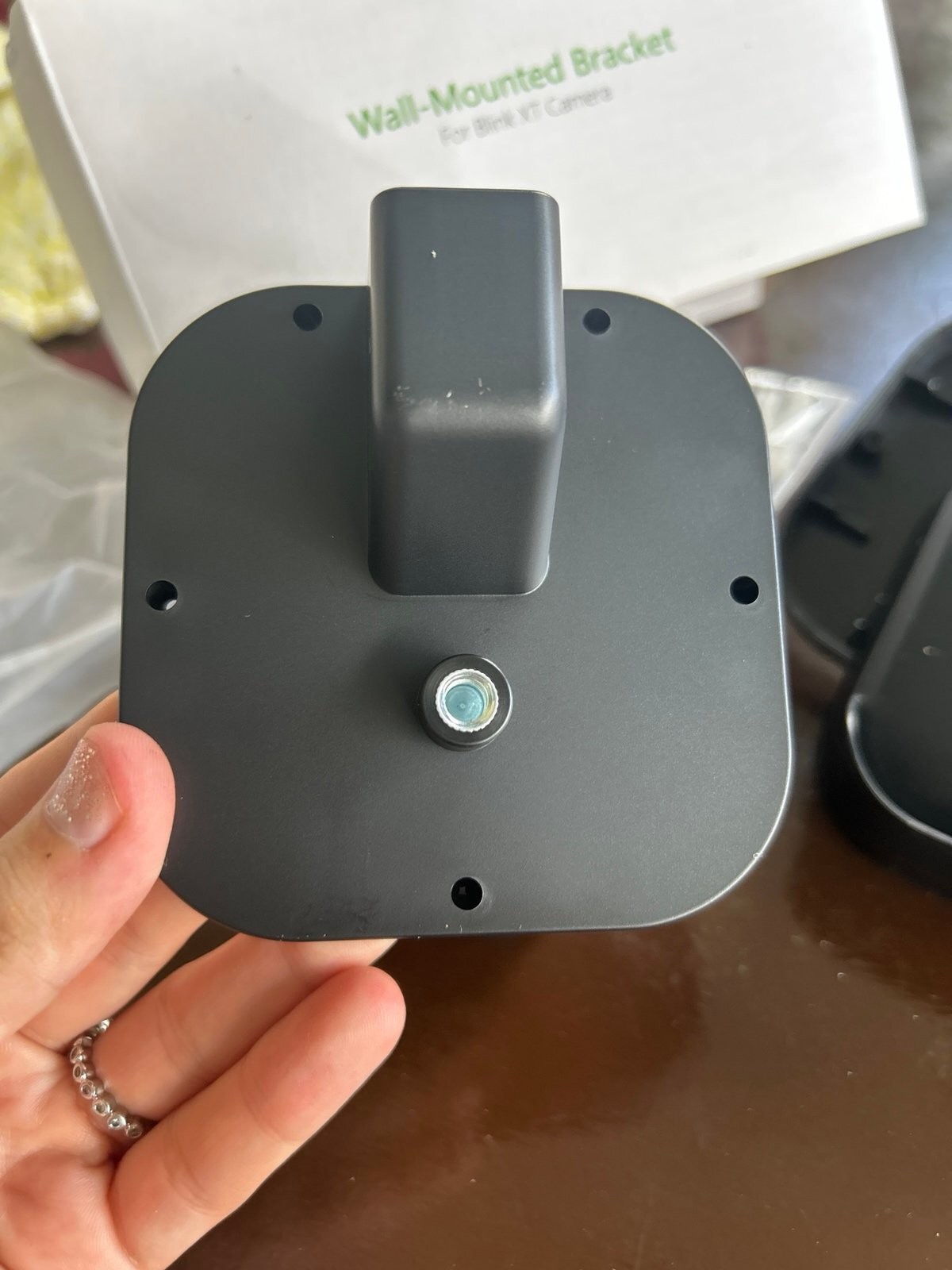 D152 wall amounted bracket for blink xt camera