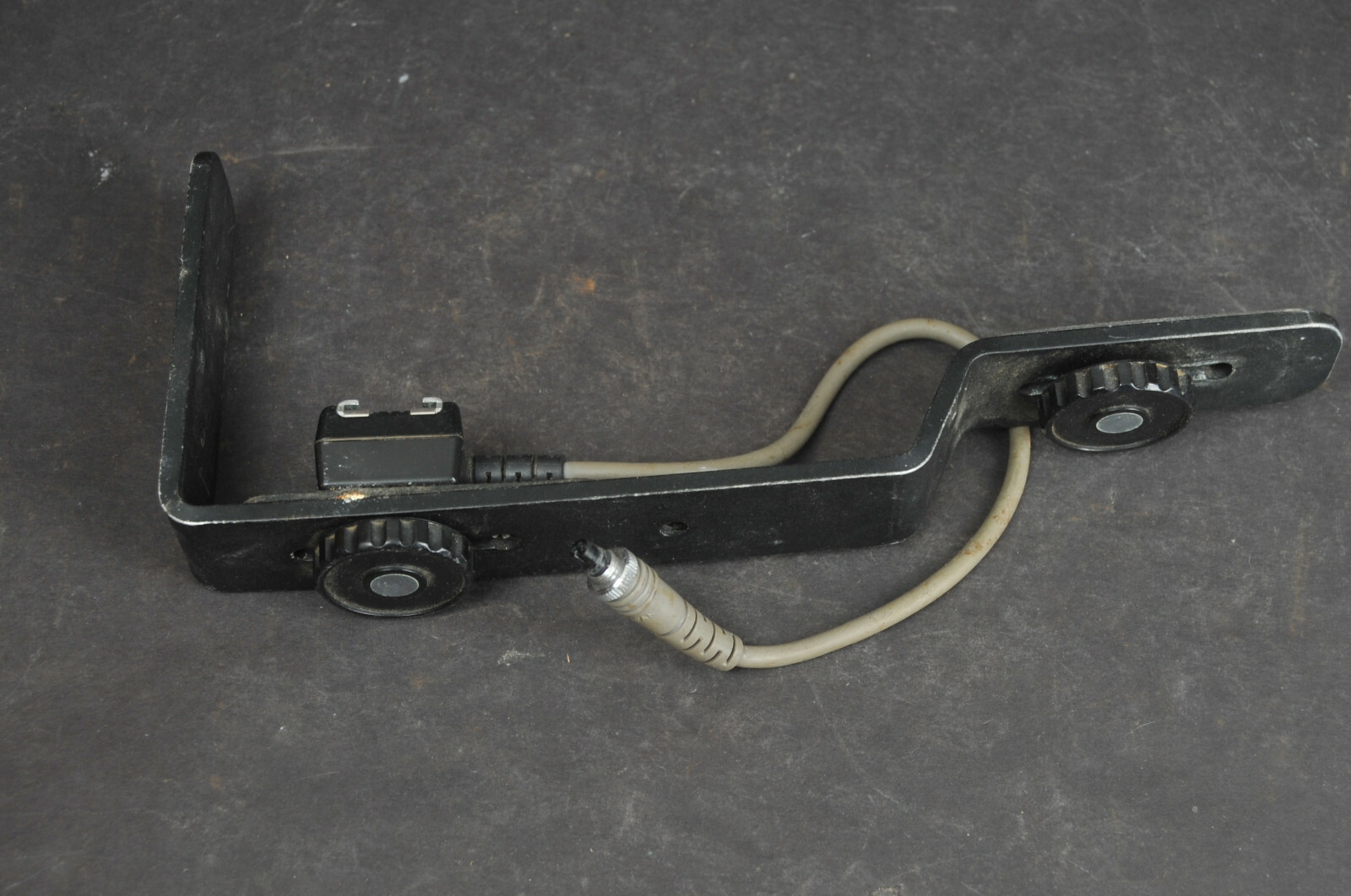 NIKON SK-E900 Flash Bracket & AS-E900 Multi-flash adapter lead for COOLPIX &More