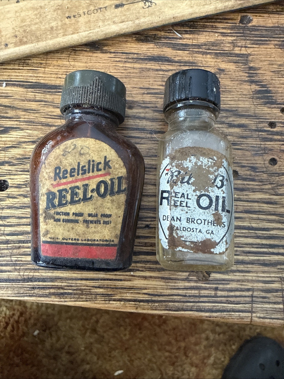 VINTAGE OUTERS Fishing REELSLICK REEL OIL & Dean Bros GLASS BOTTLES   lure Bait