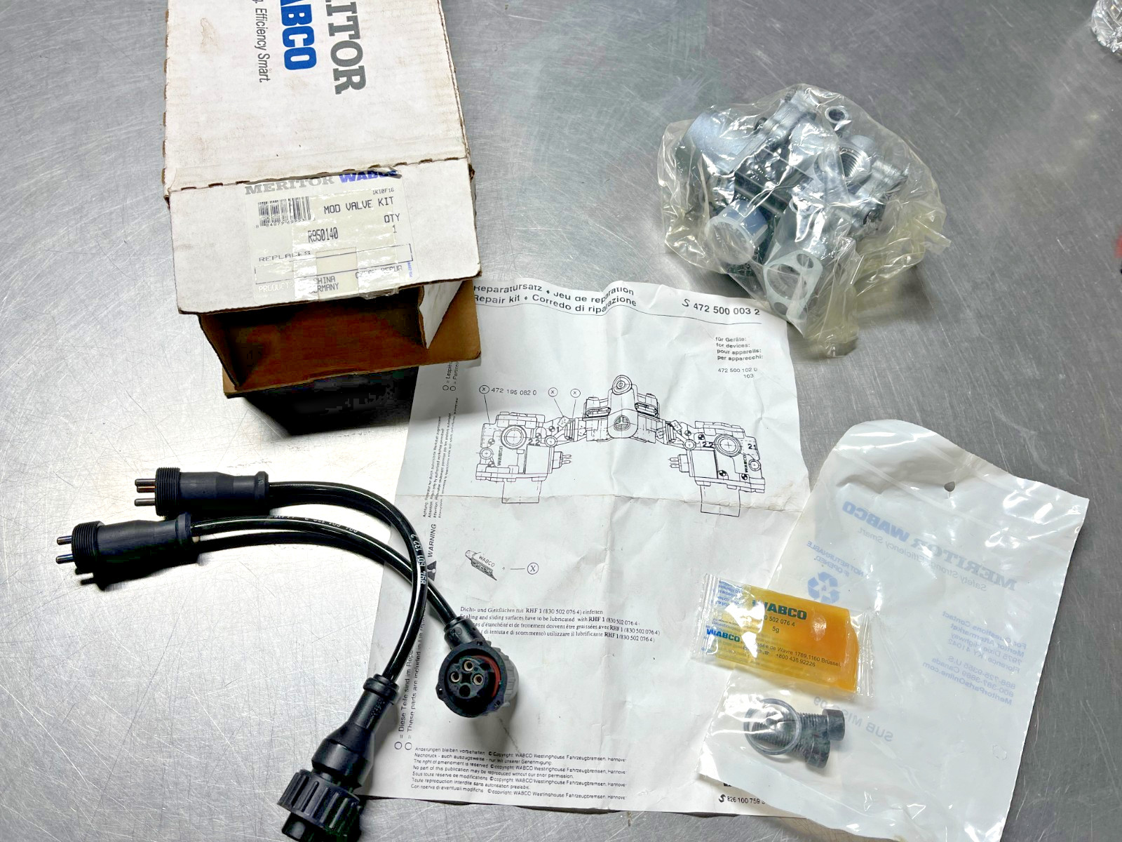 R950140  Genuine OEM  Meritor  WABCO   Modulator VALVE KIT  4006110200