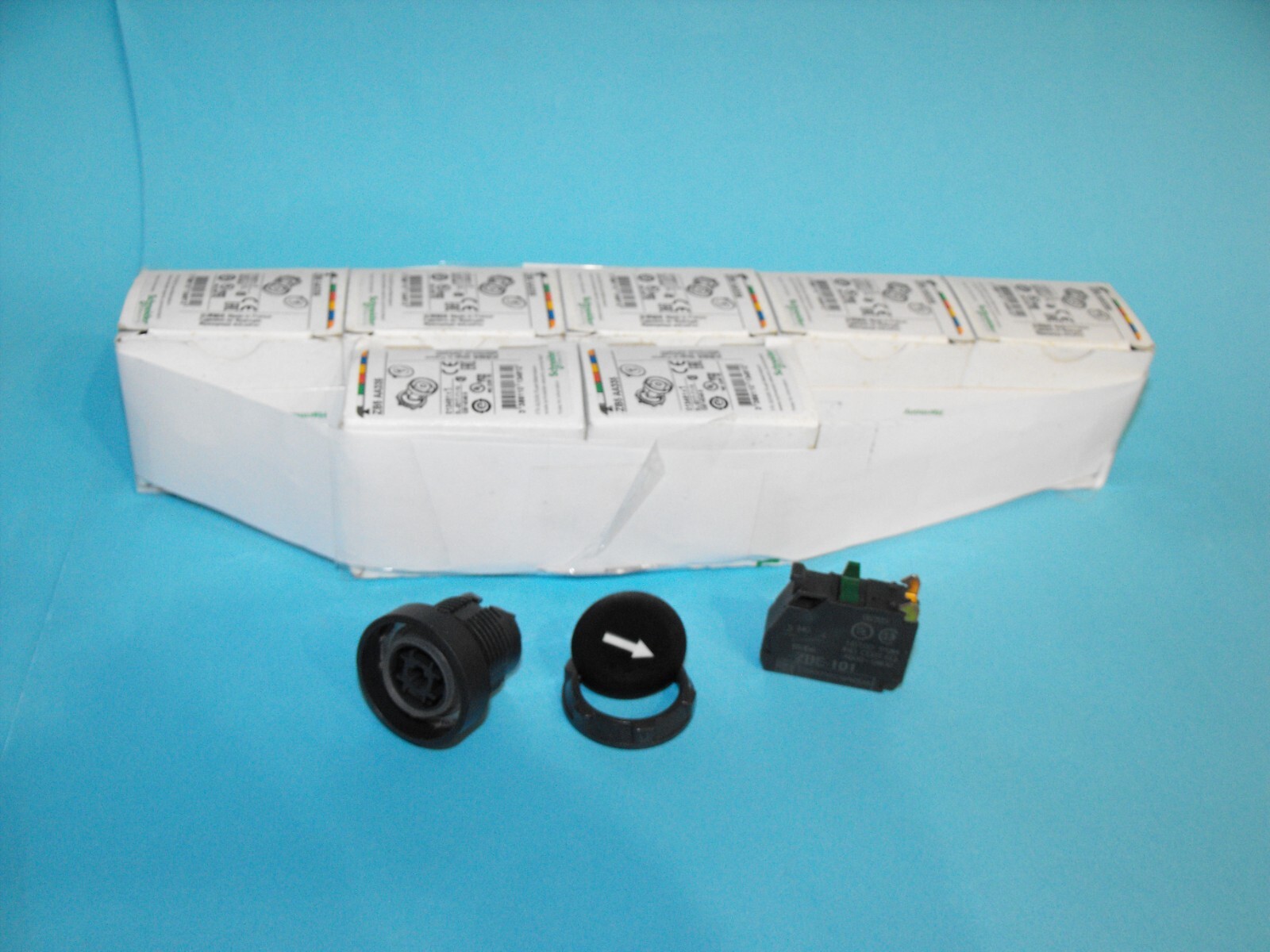 Schneider Electric.TELEMECANIQUE.ZB5AA335+ZBE101.Push Button Switch.(LOT7PCS)NEW