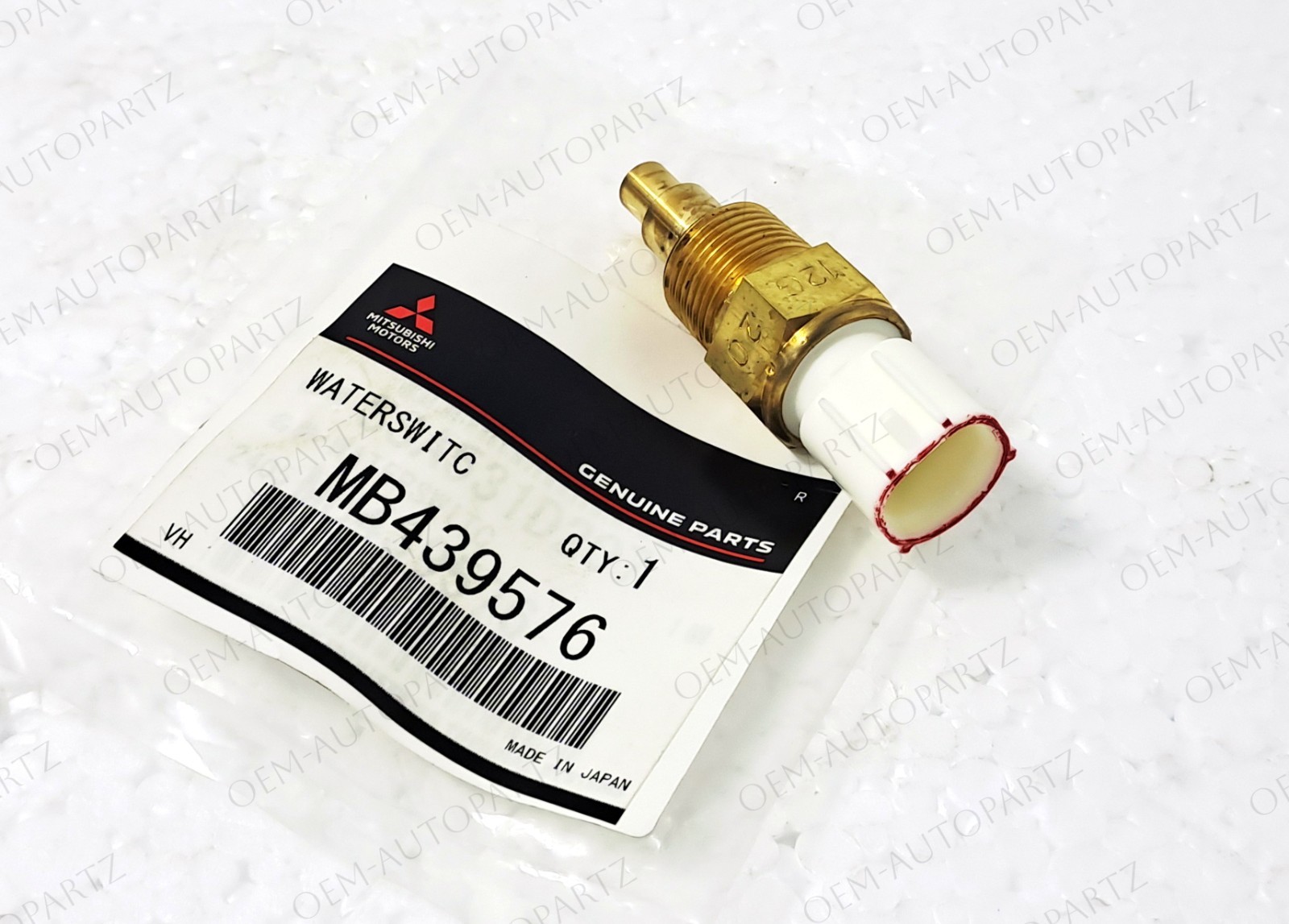 MB439576 Genuine 1991-1999 Mitsubishi 3000GT Water Temperature Switch