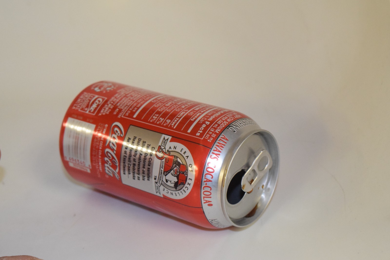 COCA-COLA TOM OSBORNE NEBRASKA CORNHUSKER SODA CAN 12 OZ. VINTAGE COLLECTIBLE.