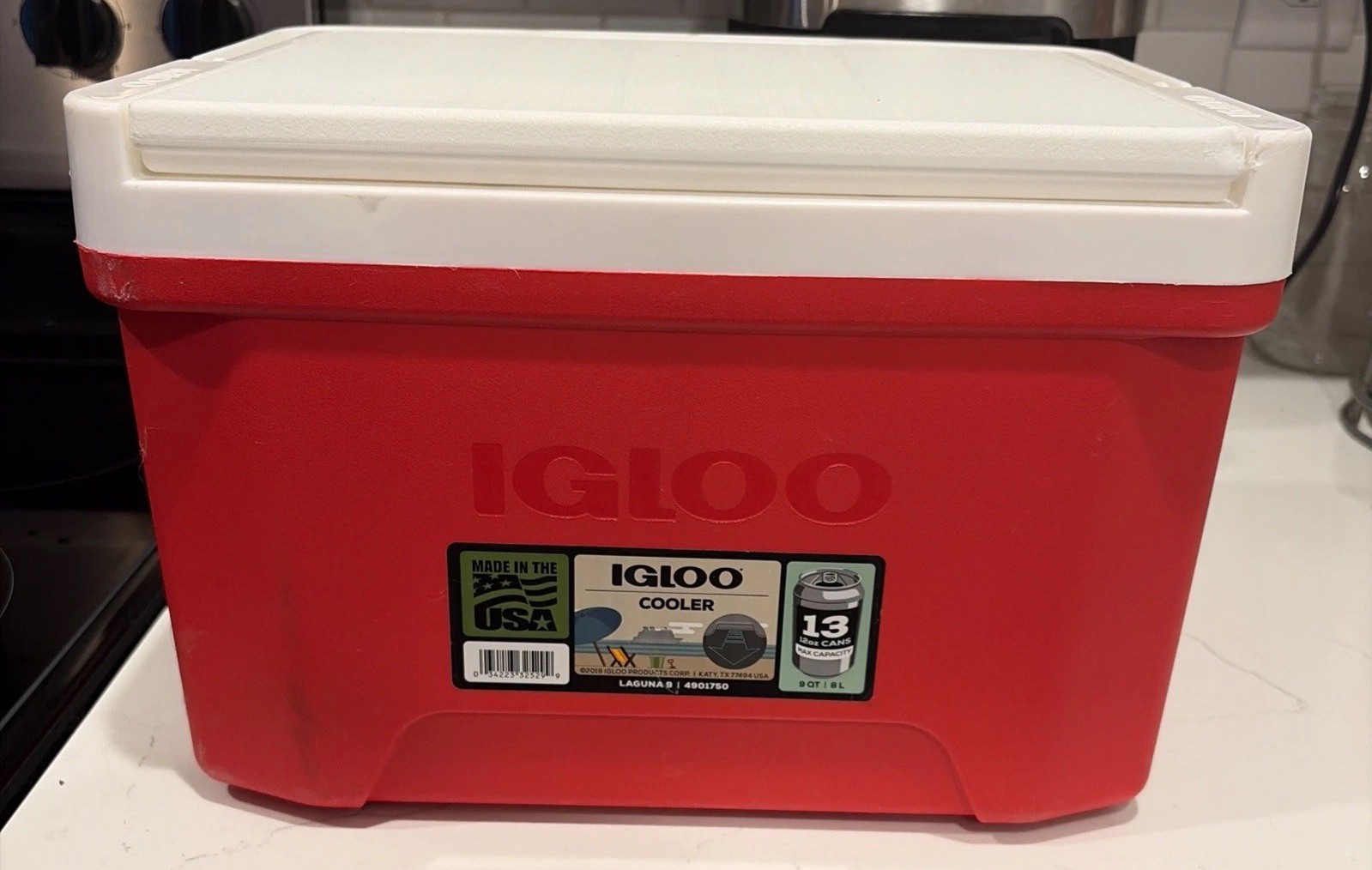 Igloo 9qt Ice Chest Cooler Laguna Red & White Pre Owned With Handle Can Cooler