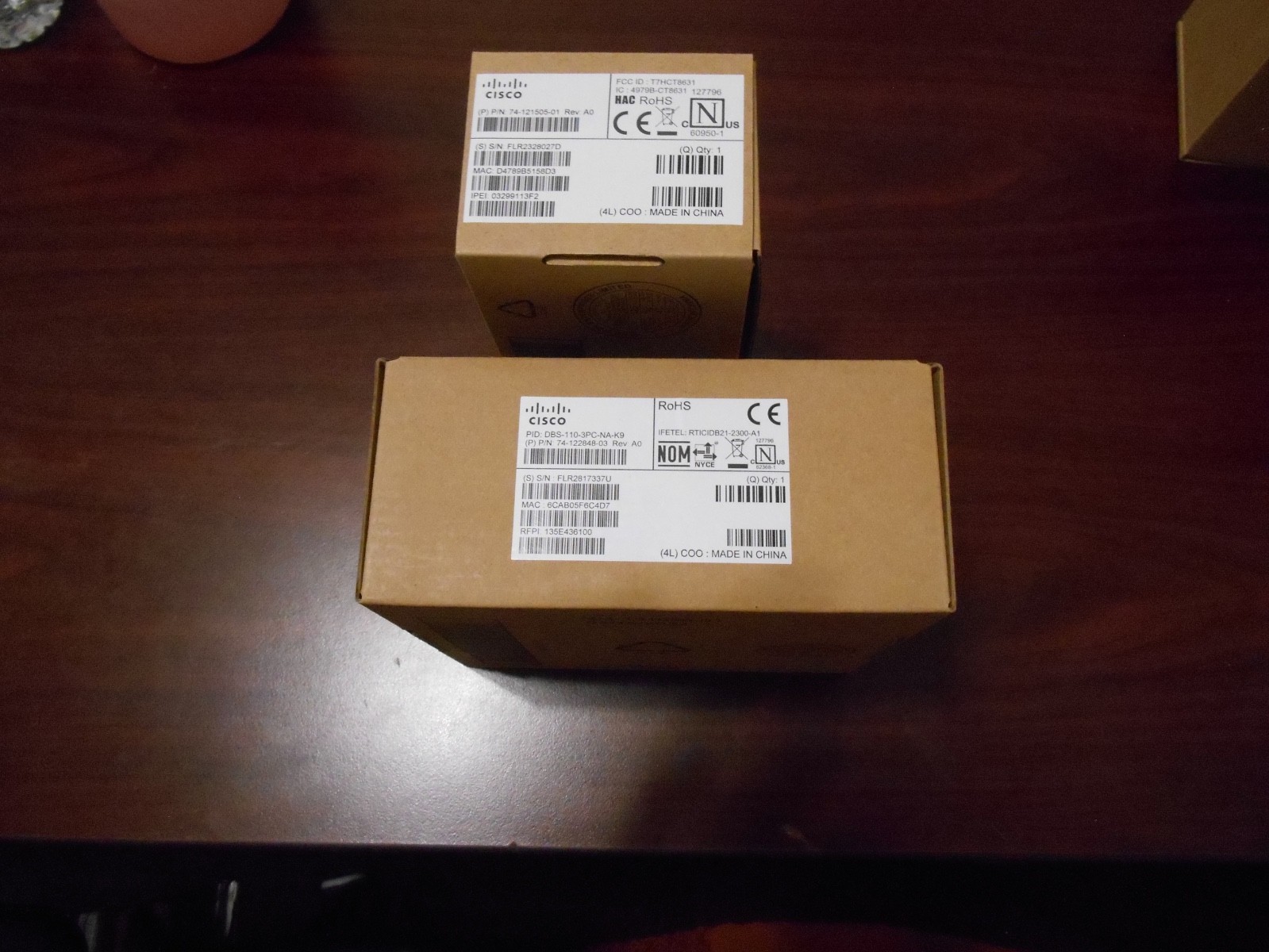 Cisco 6825 Cordless DECT Bundle CP-6825-3PC-BUN-NA Handset & Base