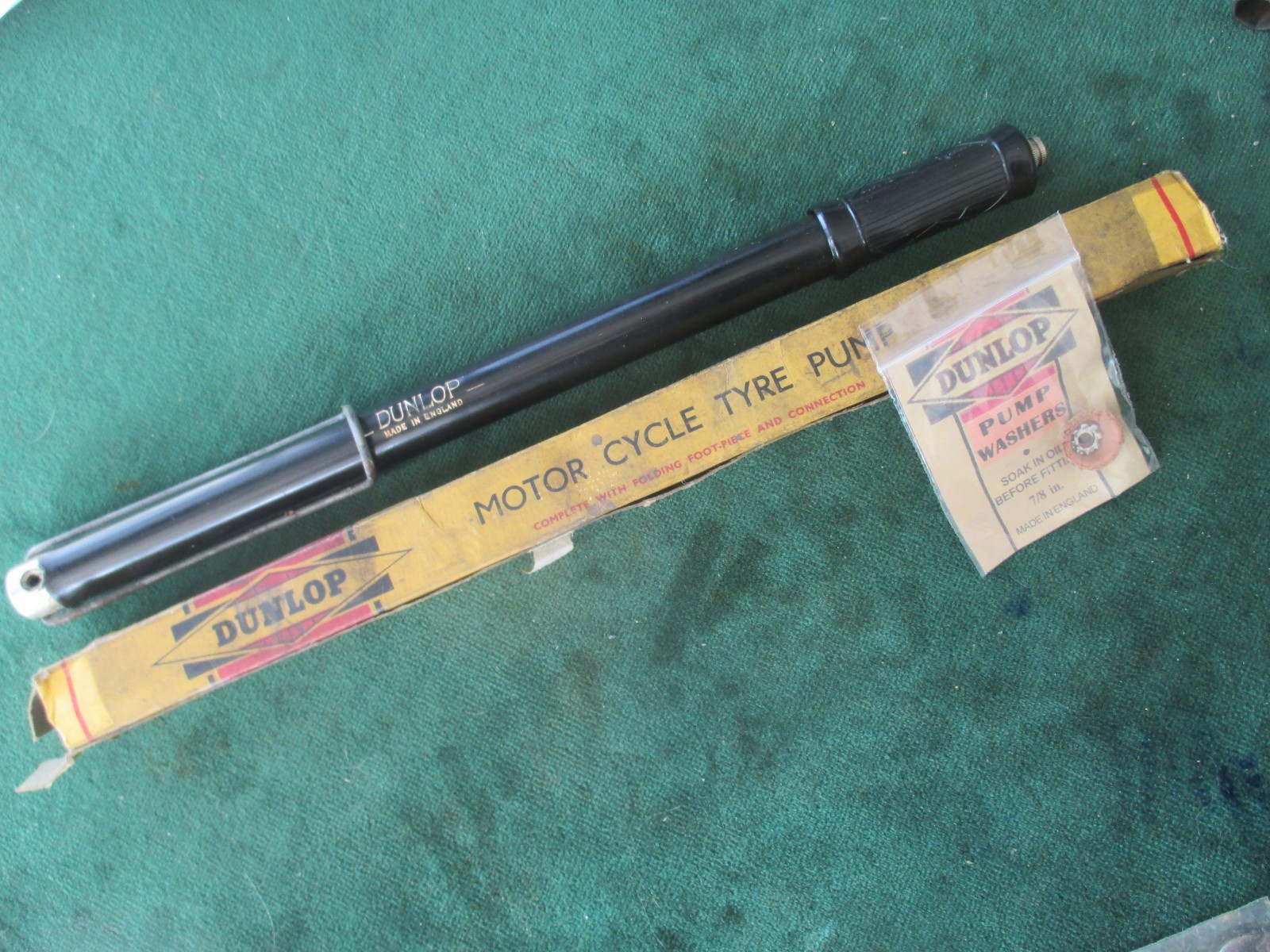 DUNLOP   MOTORCYCLE TYRE PUMP ~ LEATHER PRESSURE WASHER