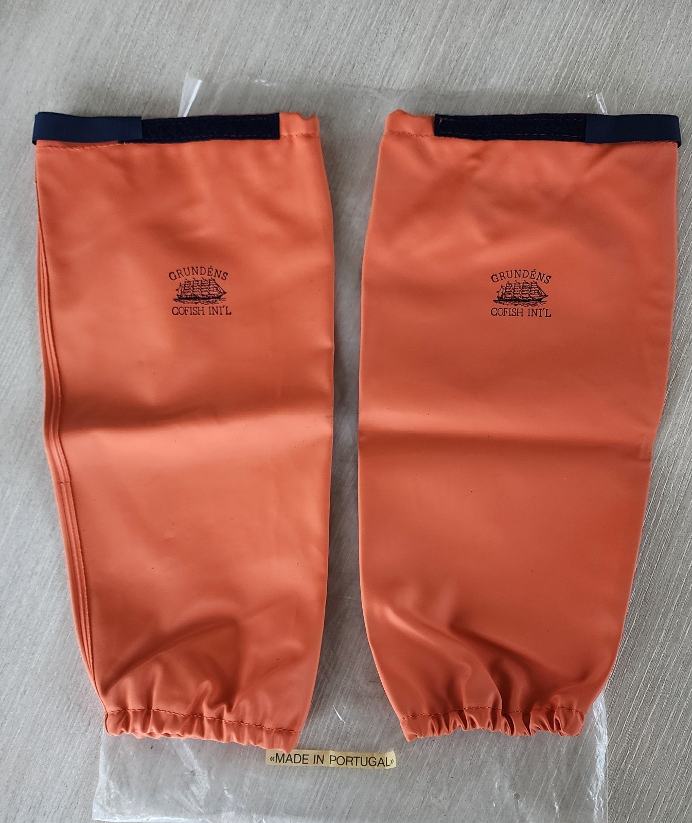 GRUNDEN COFISH lNTL. Commercial Fishing Sleeves Waterproof  NOS 18" Long