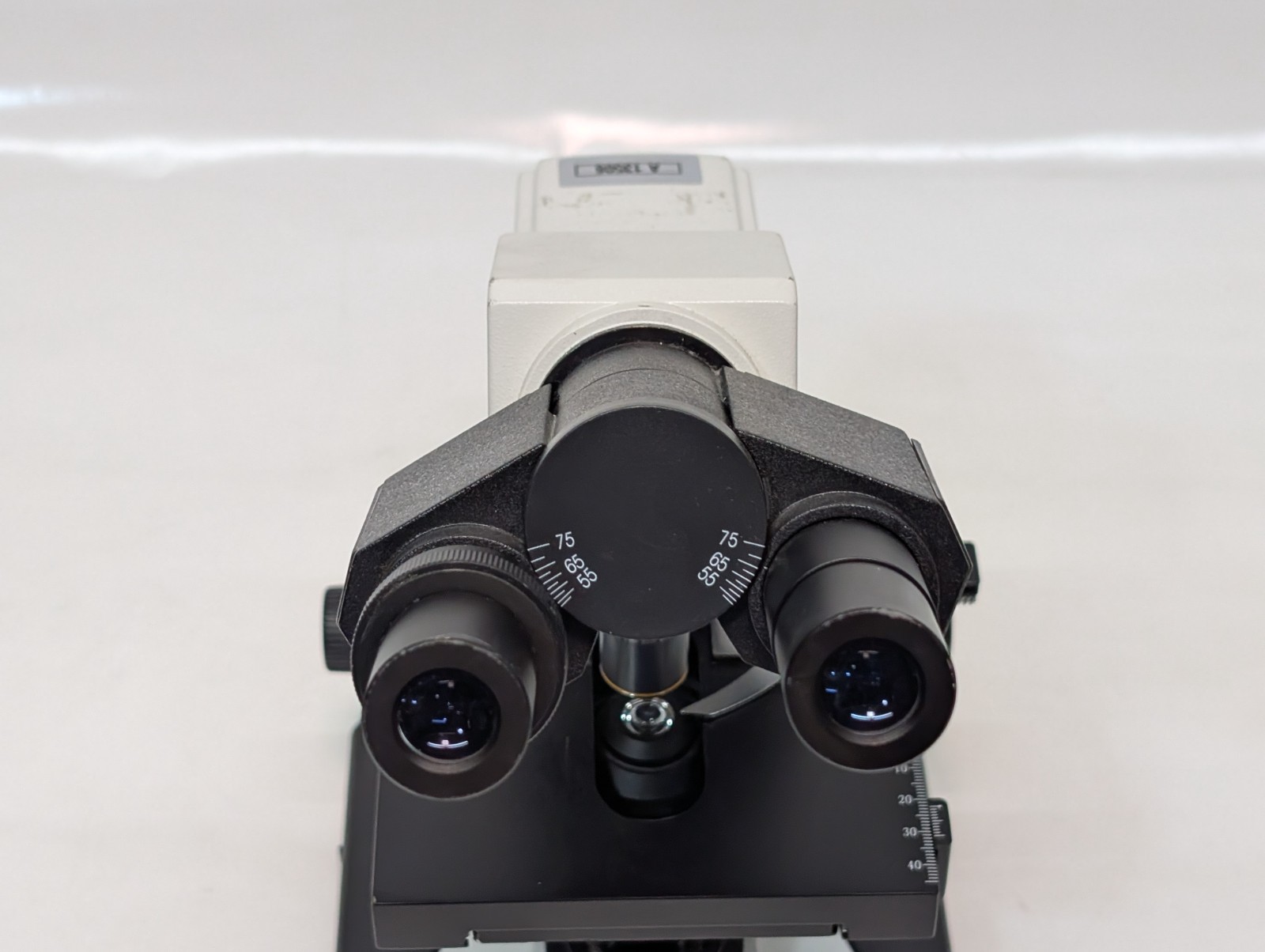 Seiler Instrument SeilerScope Binocular Mechanical Stage Lab Microscope, 110VAC