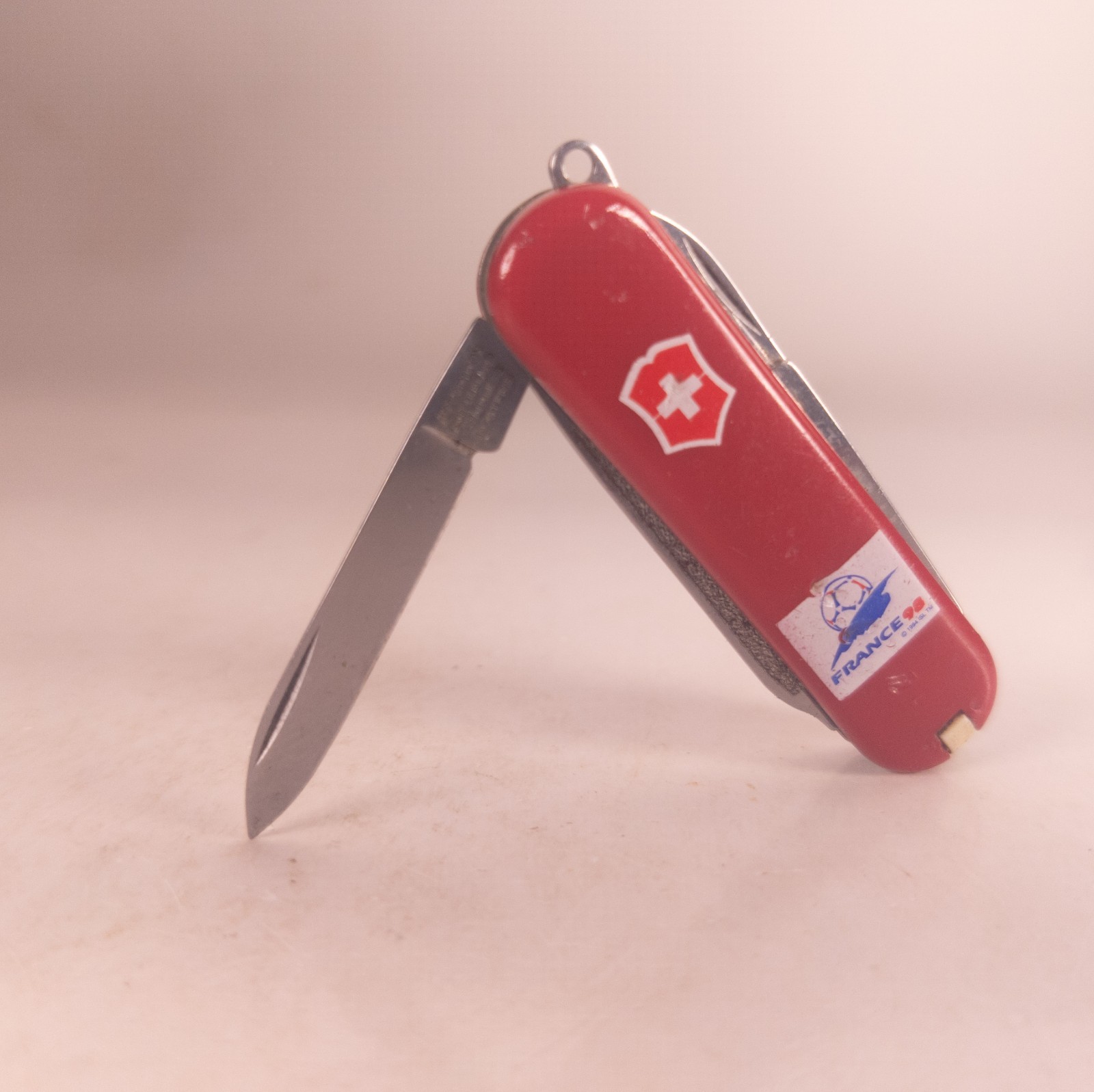 Victorinox Swiss Army 58mm Classic SD Red FIFA WORLD CUP FRANCE 98 *Description*