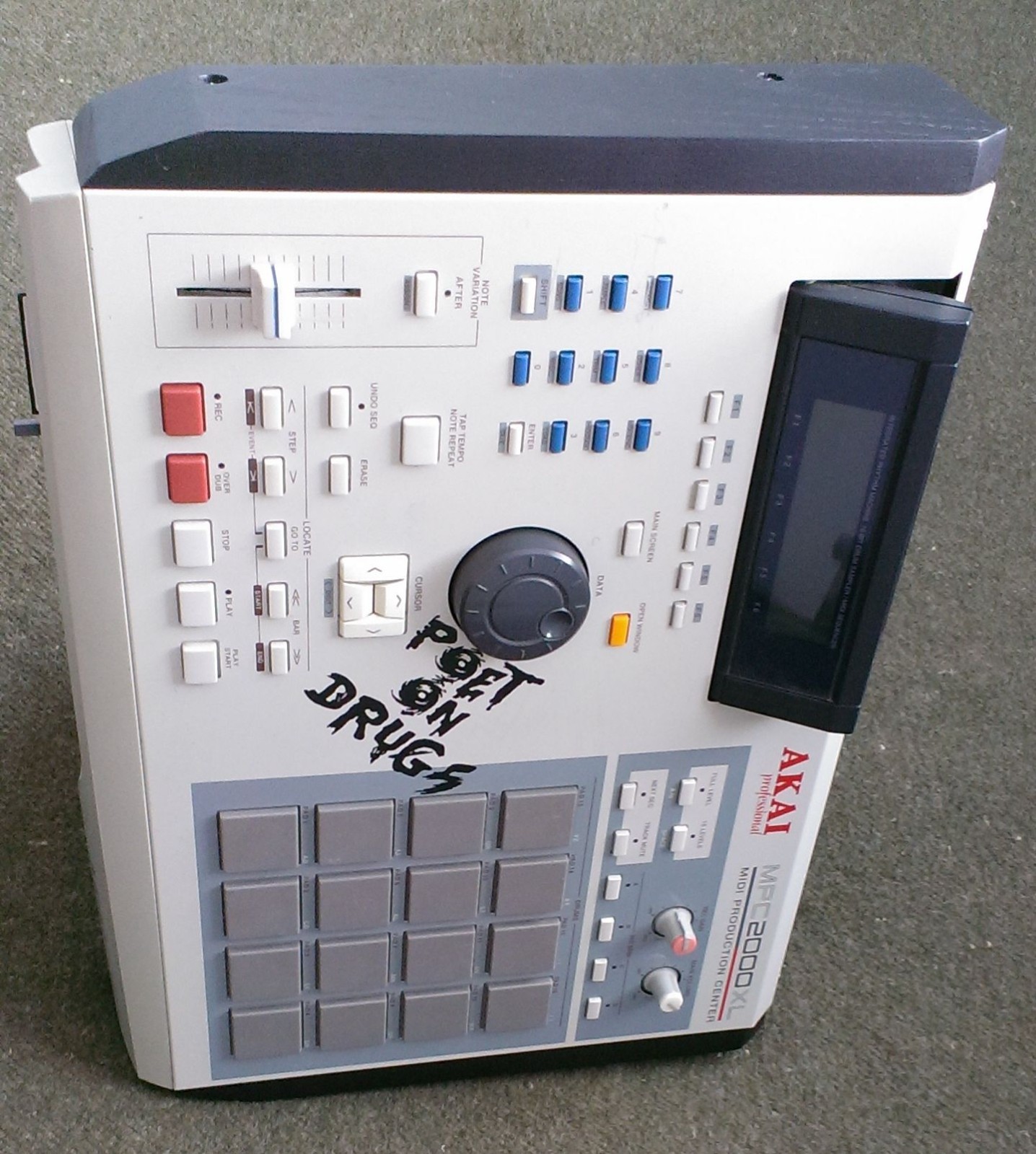 Akai MPC 2000xl Sampler +CF Card lot +Extras