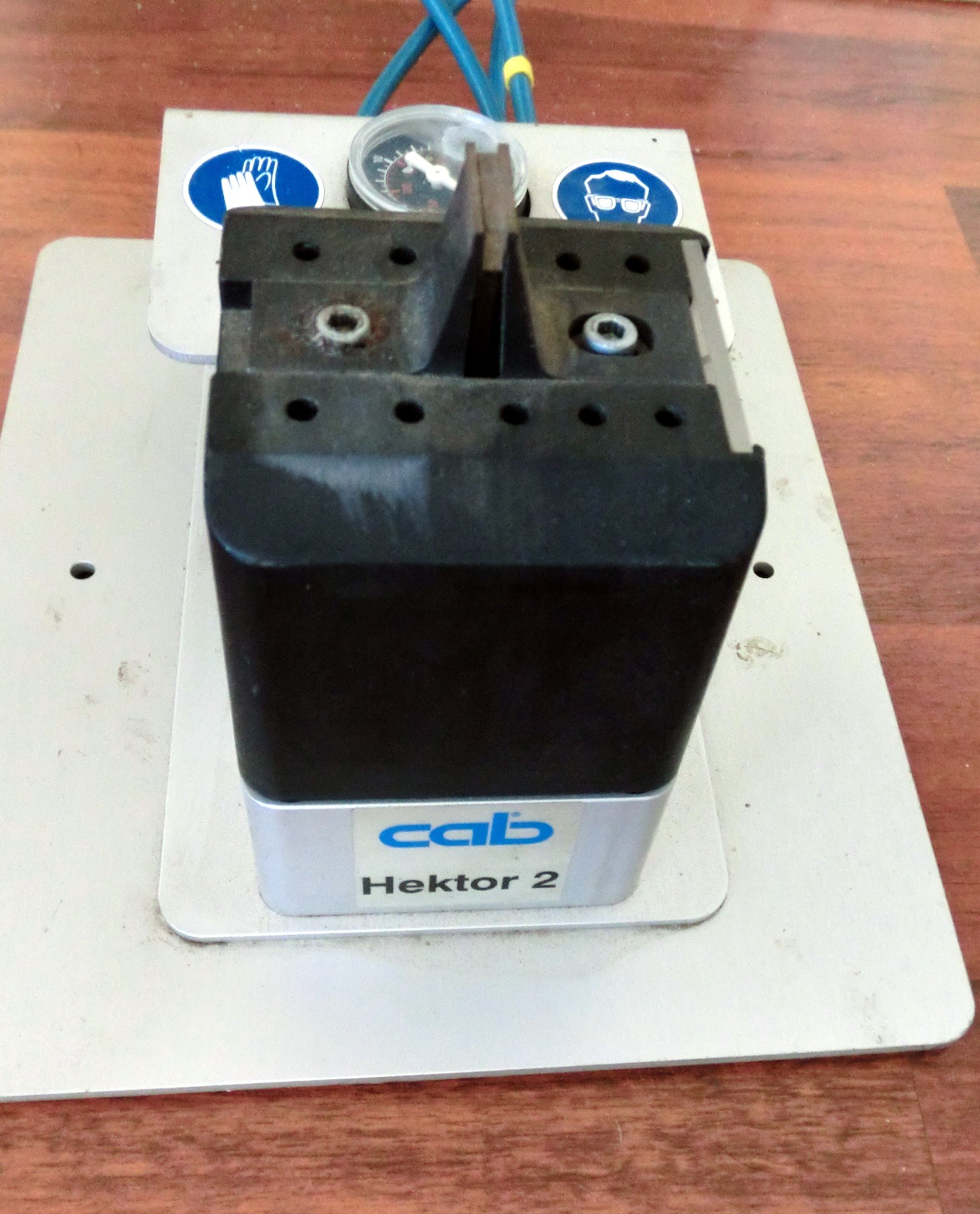 Hektor 2 OFF-CUT REMOVER " Rare Find"