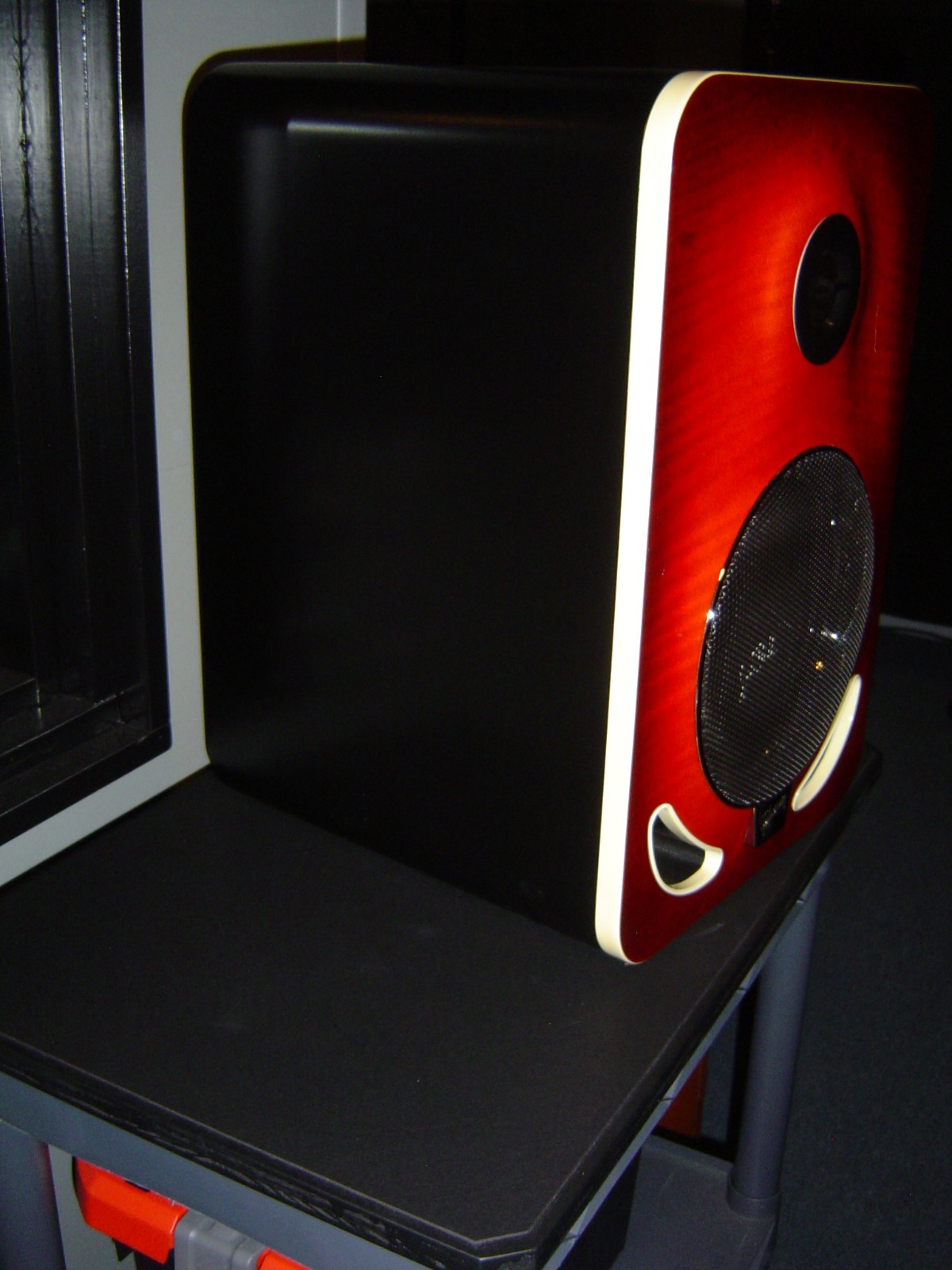Gibson Les Paul LP8 Powered Studio Monitors BEAUTIFUL PAIR w/ original boxes